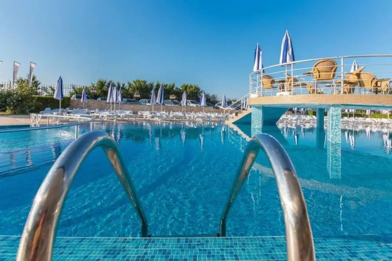 Sea View 1 Bed Apartment With Stunning Ocean Views