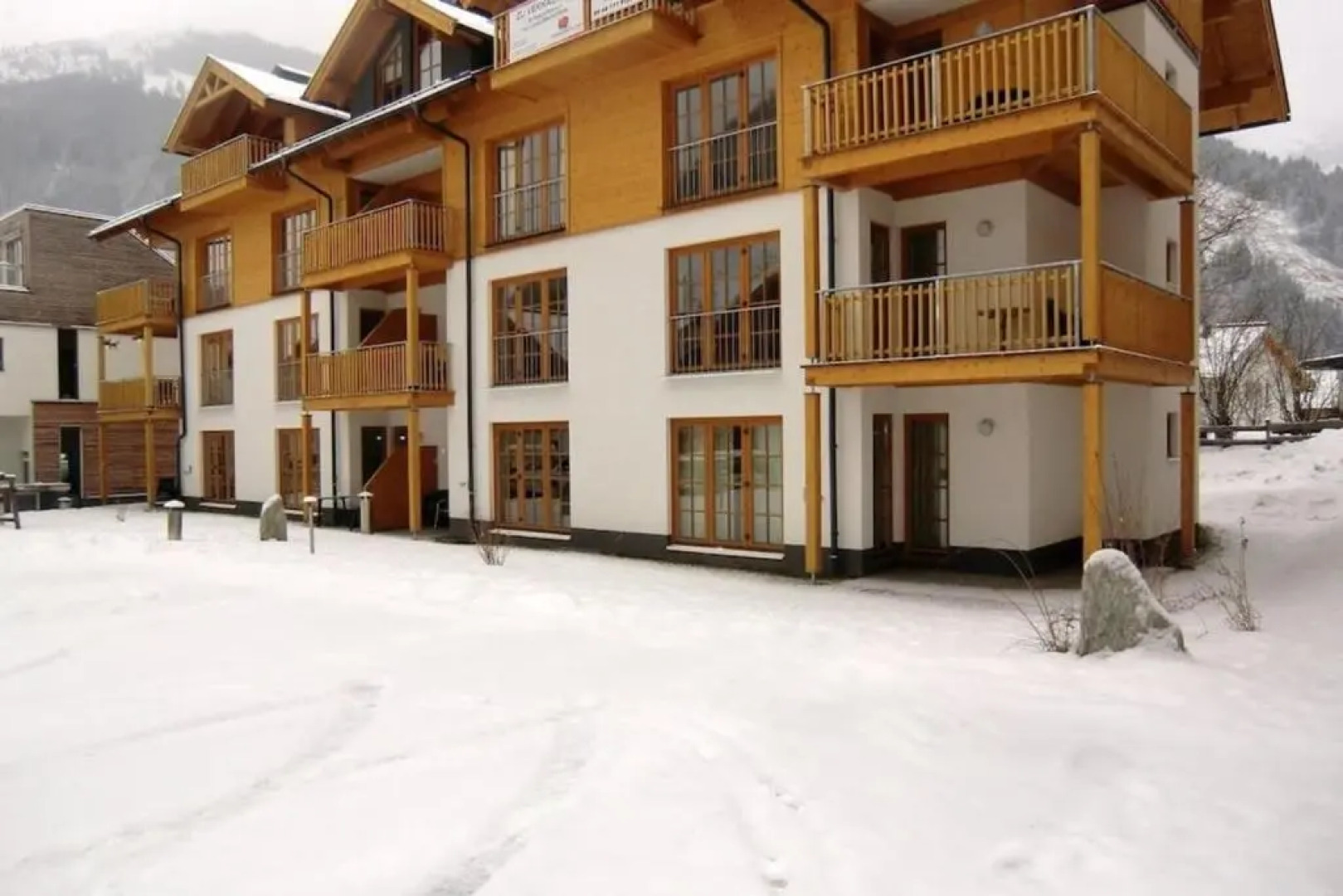 Manuela 9 by SMR Luxury Apartments