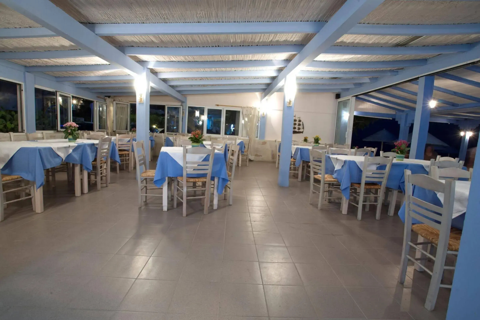 Coriva Beach Hotel & Bungalows