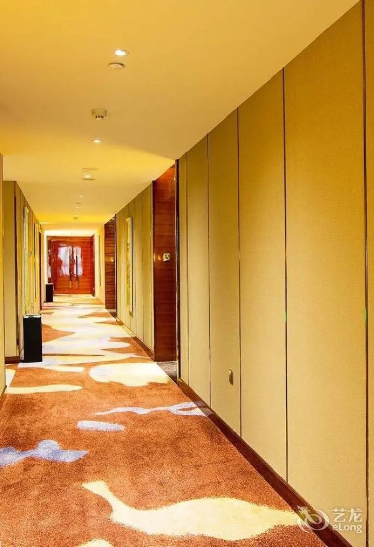 Yichang Golden Lion Hotel