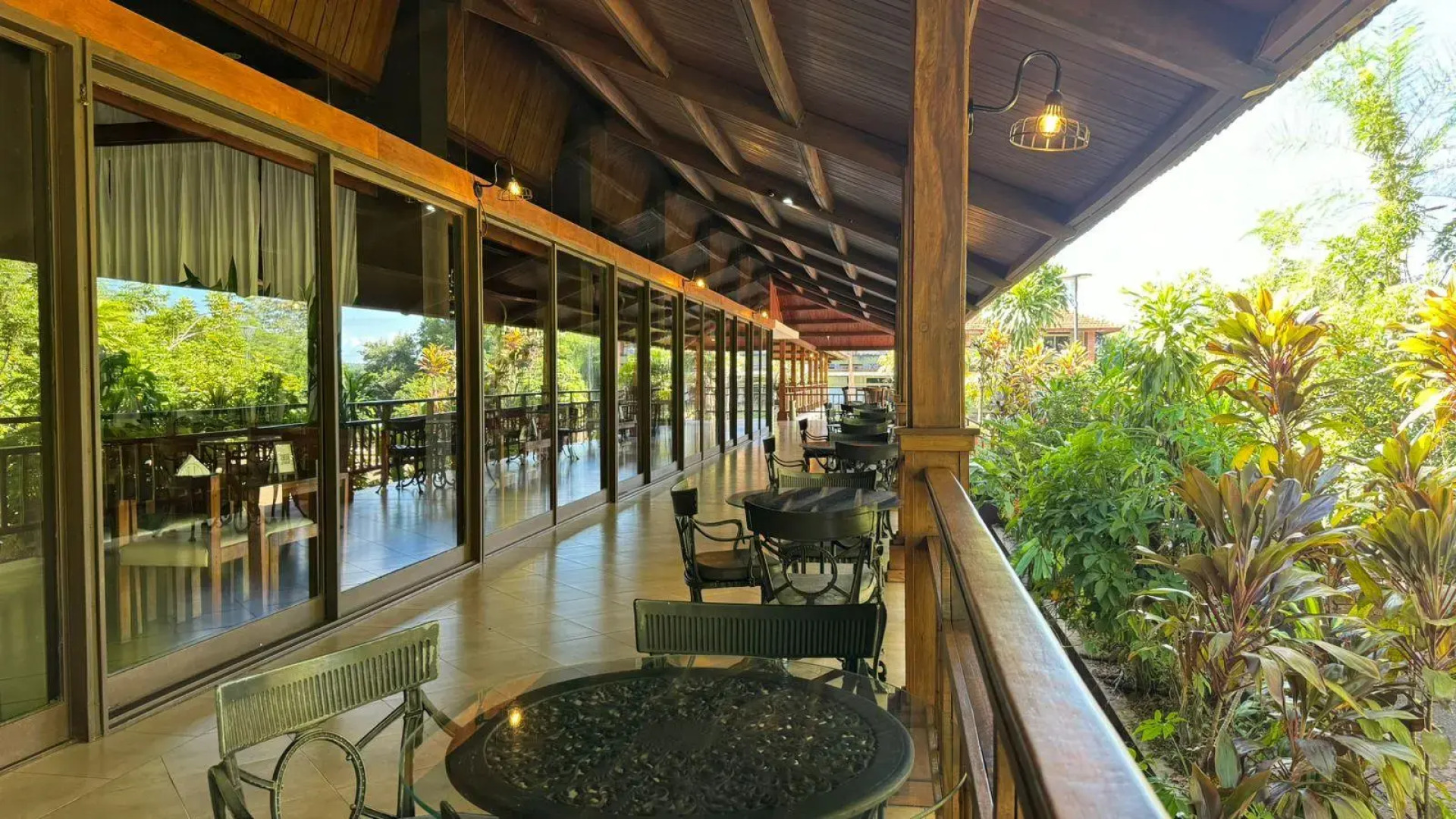 Raices Esturion Hotel