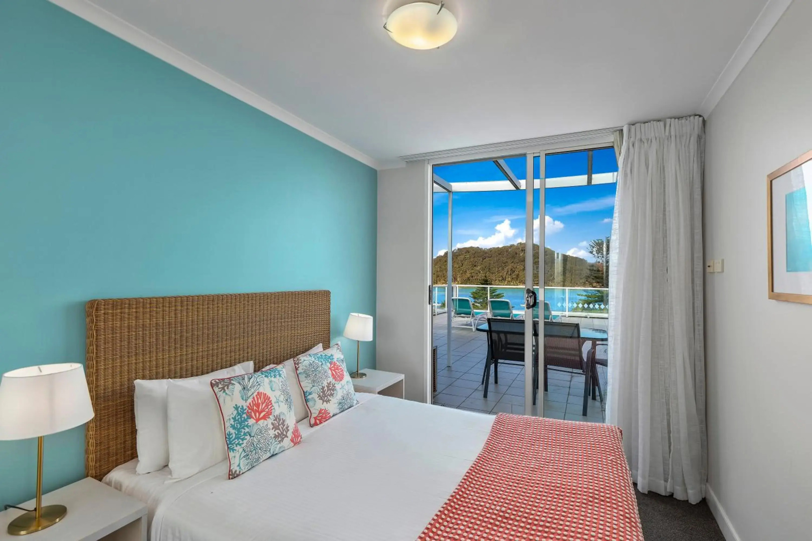 BASE Holidays - Ettalong Beach Premium Apartments