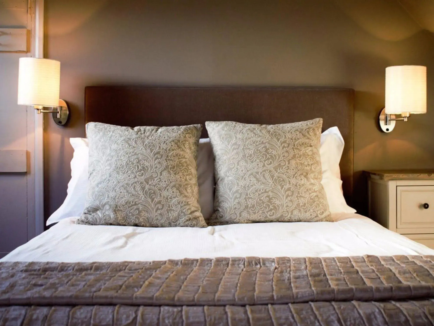 The White Horse & Griffin