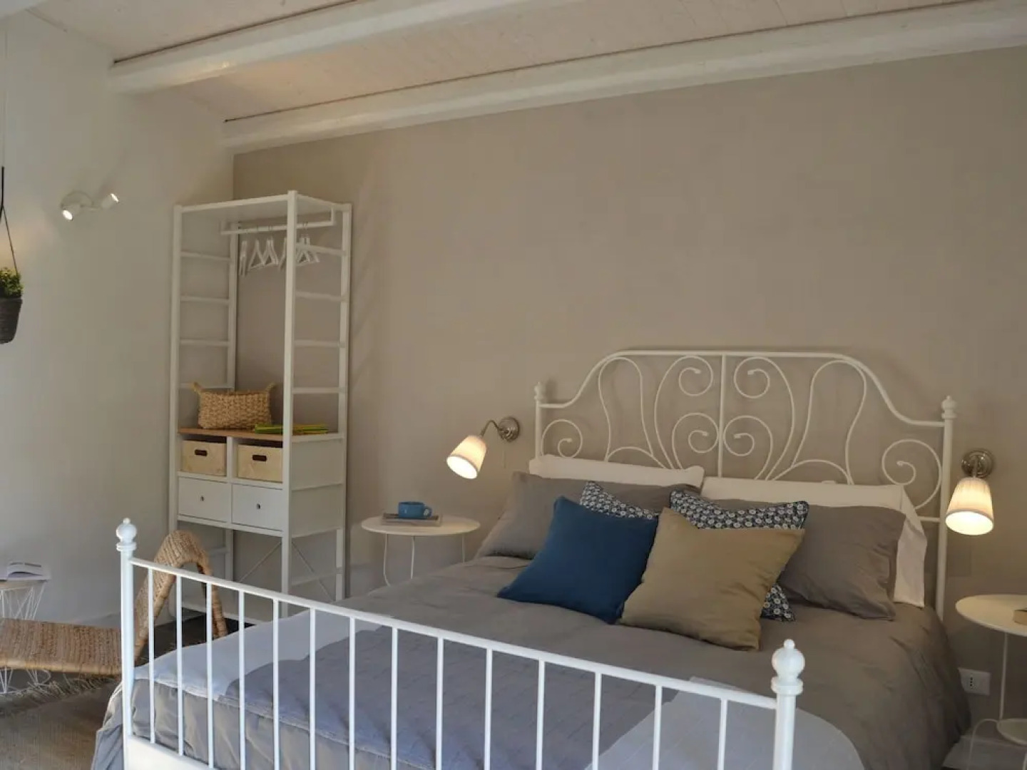 Charming Cottage With Private Terrace Surrounded by Nature With Shared Pool