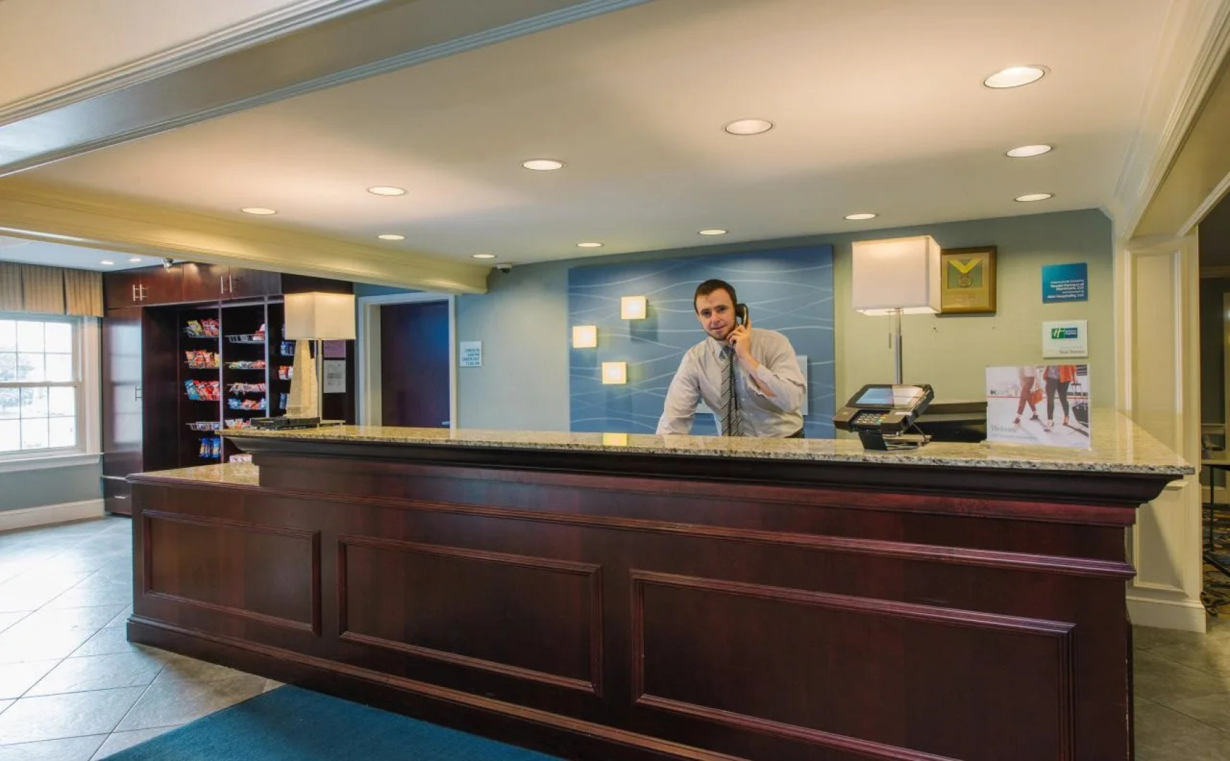 Holiday Inn Express & Suites Merrimack by IHG