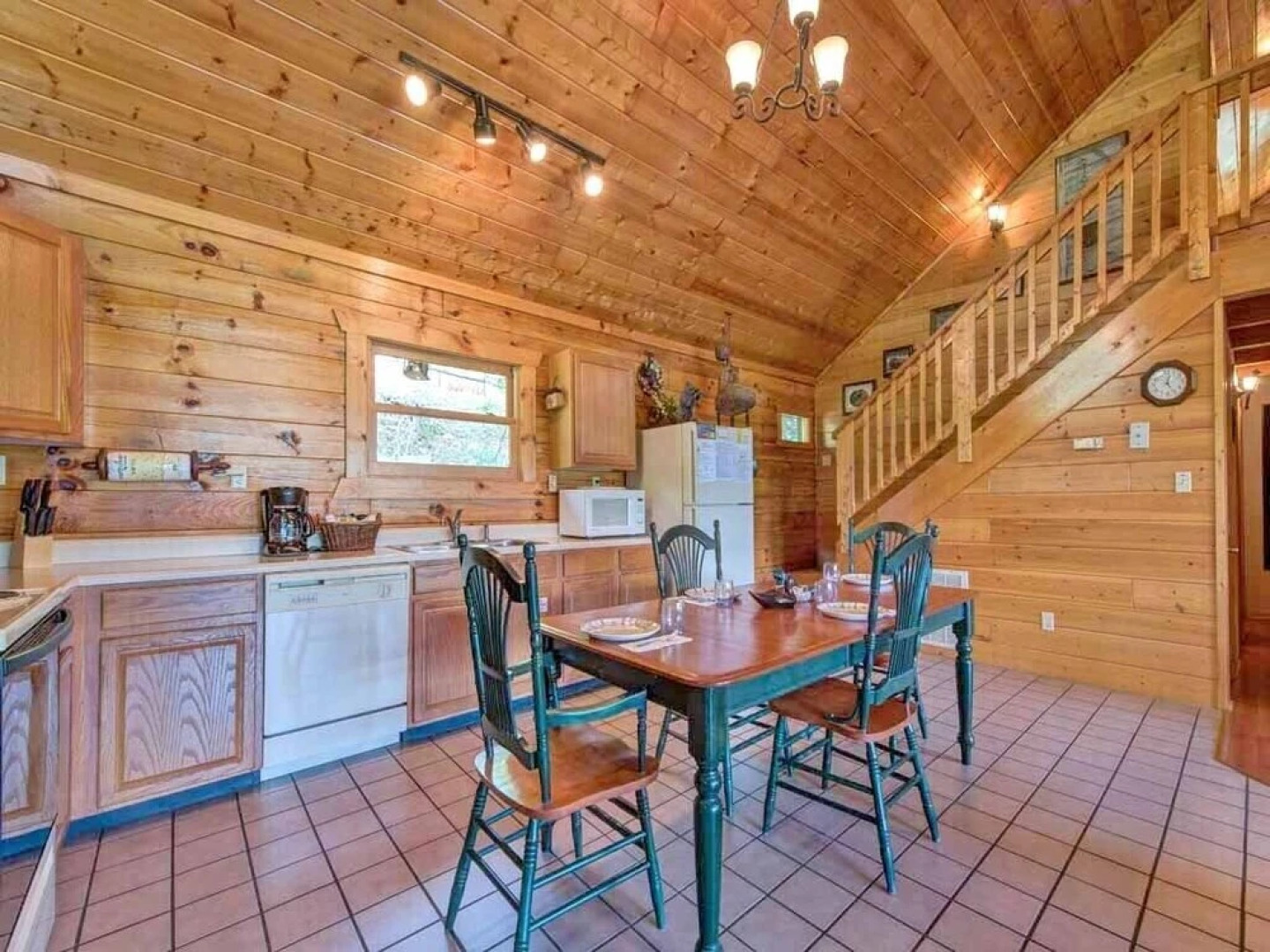 Dreamweaver 2 Bedroom Home with Hot Tub