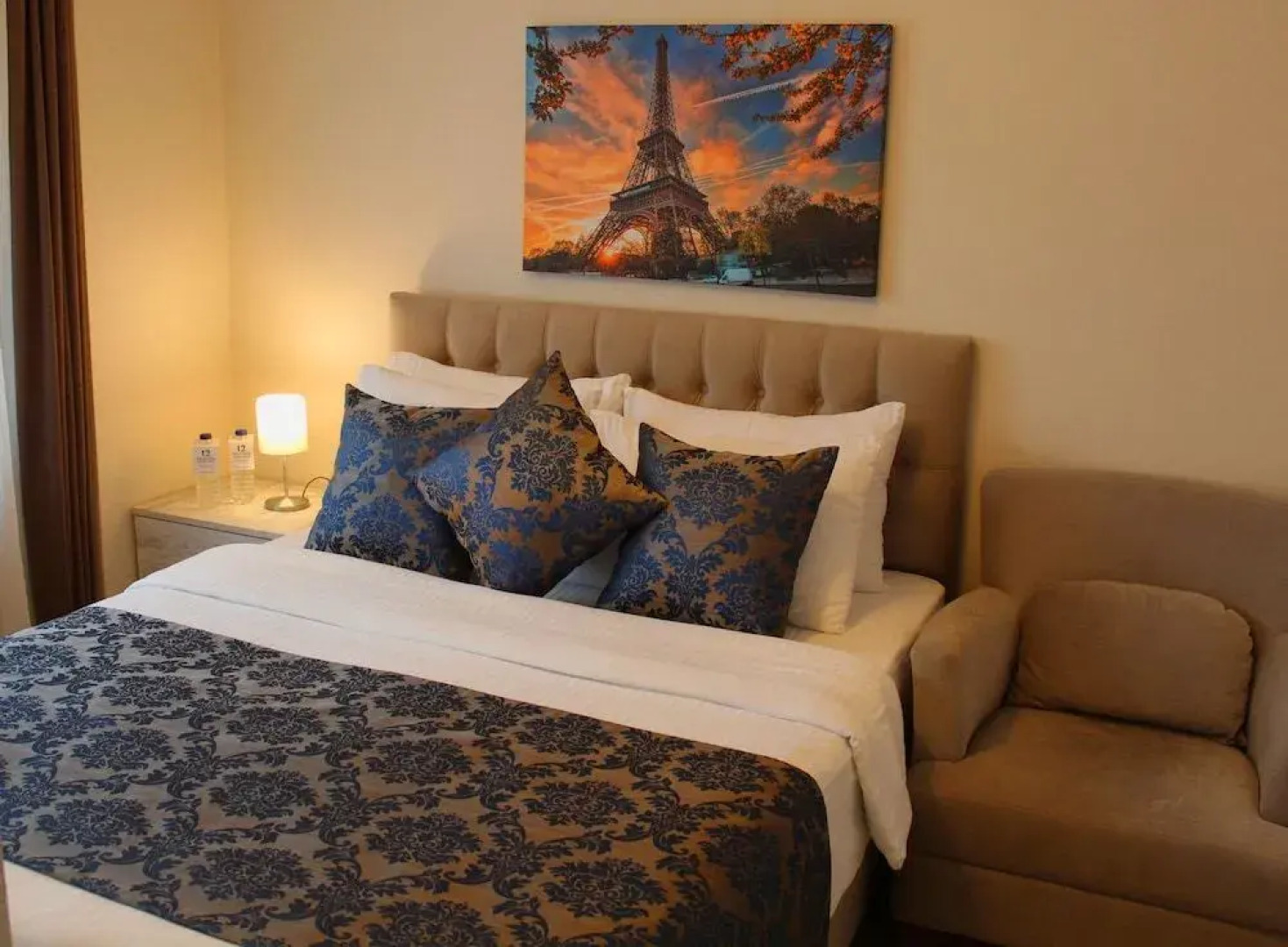 12 Rooms Boutique Hotel