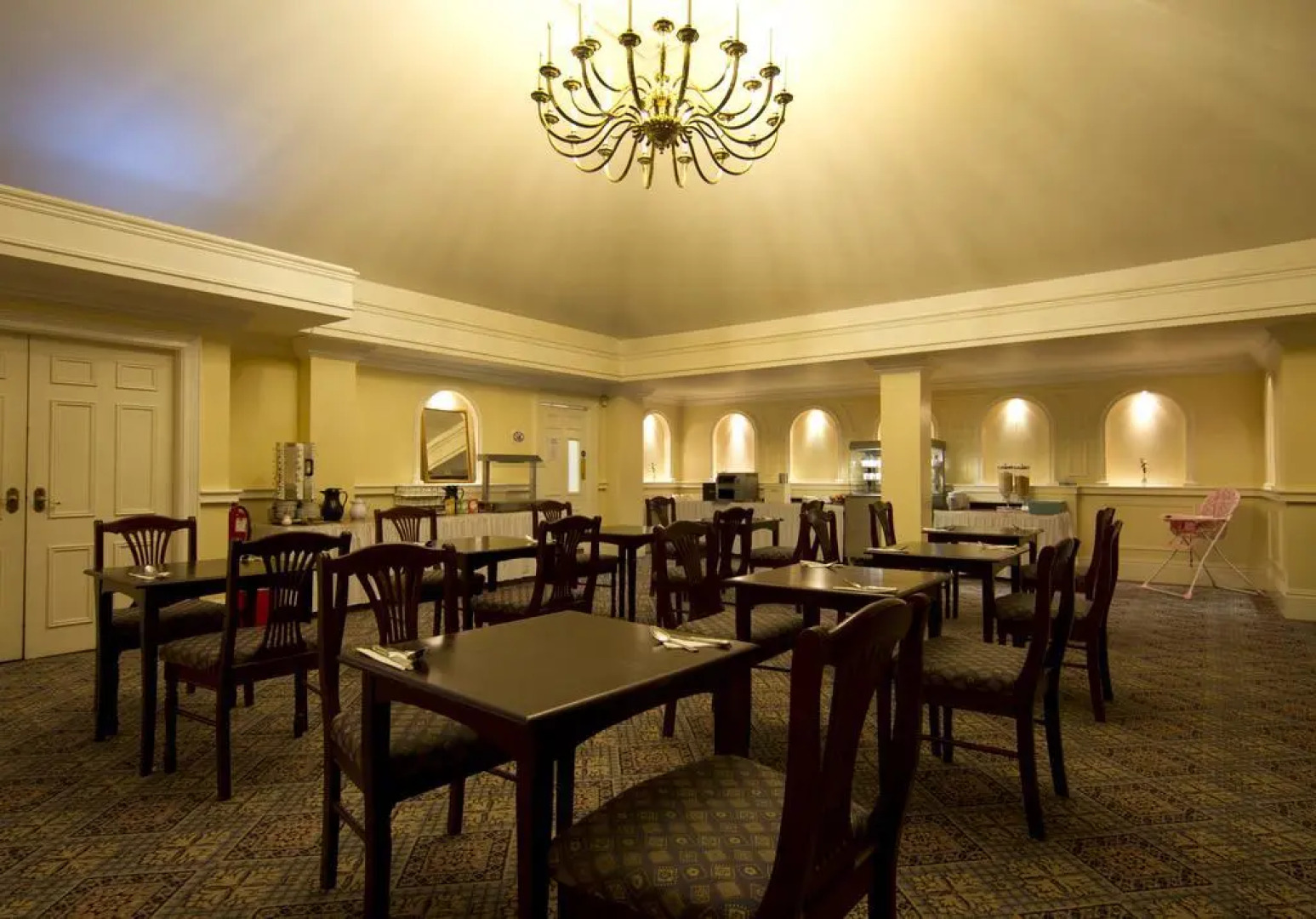 Almondsbury Inn & Lounge