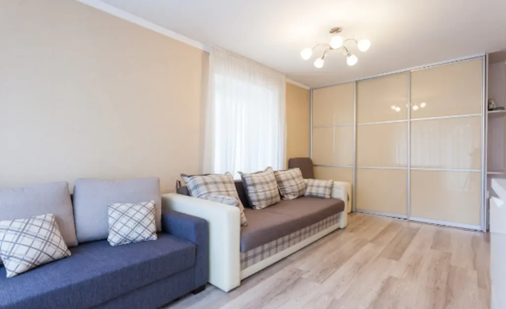 KenigApart (КенигАпарт) на улице Черняховского 20