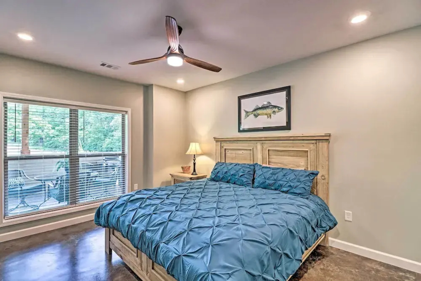 Dtwn Bull Shoals Condo: 1 Mi to Lake Access!