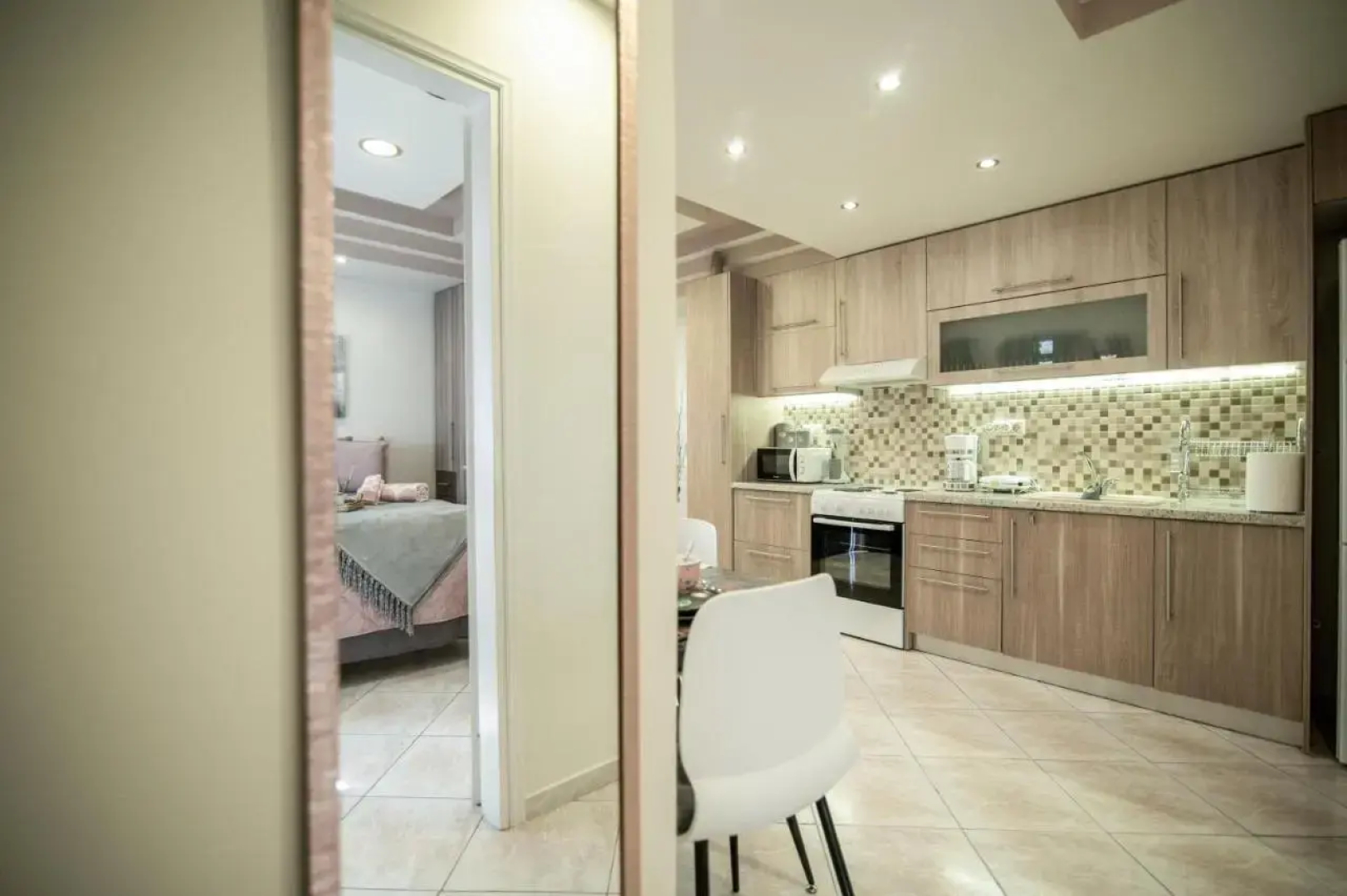 'The Ivory' House Project In Athens