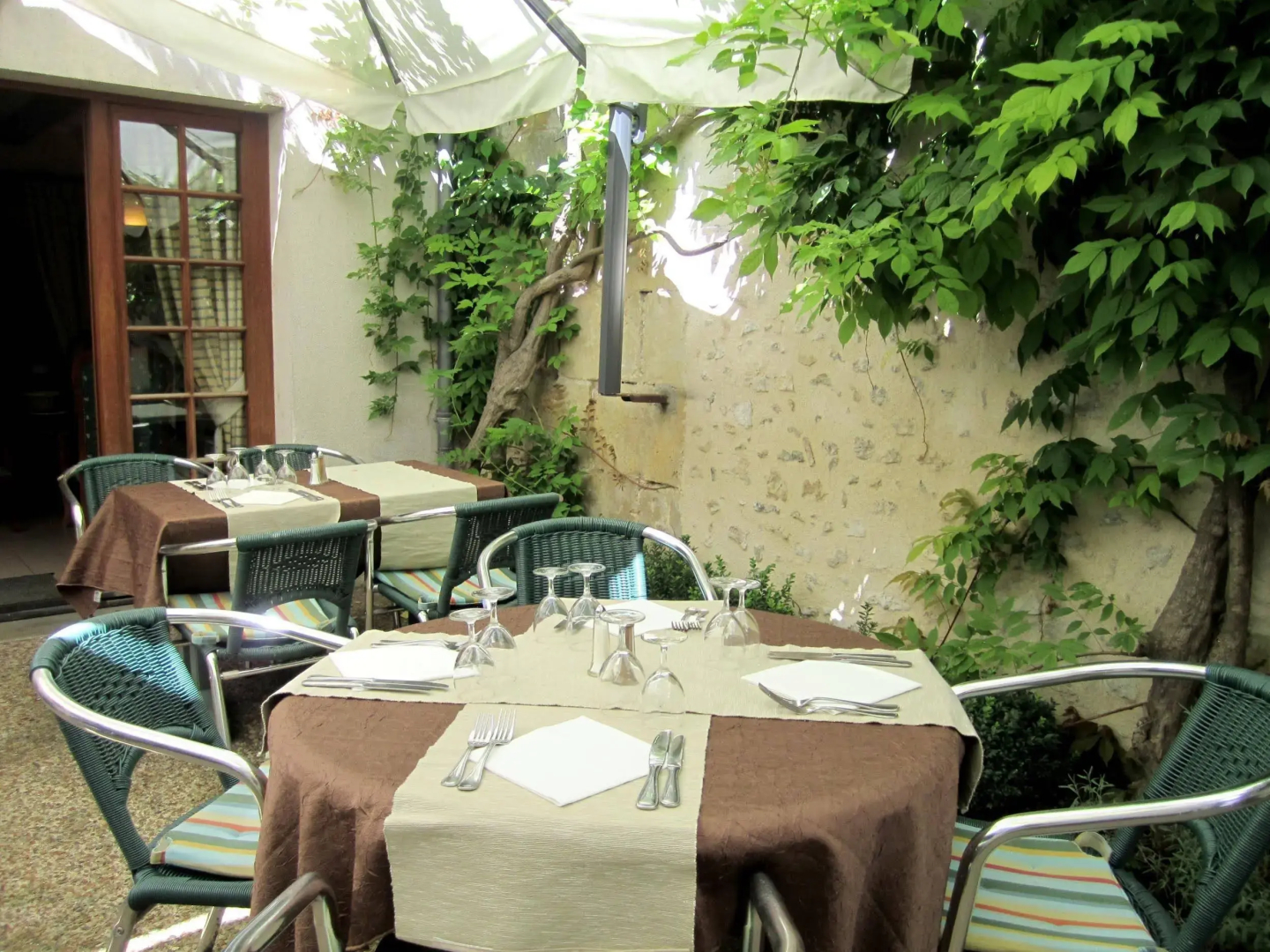 Logis Auberge Le Colombien - Hôtel Restaurant