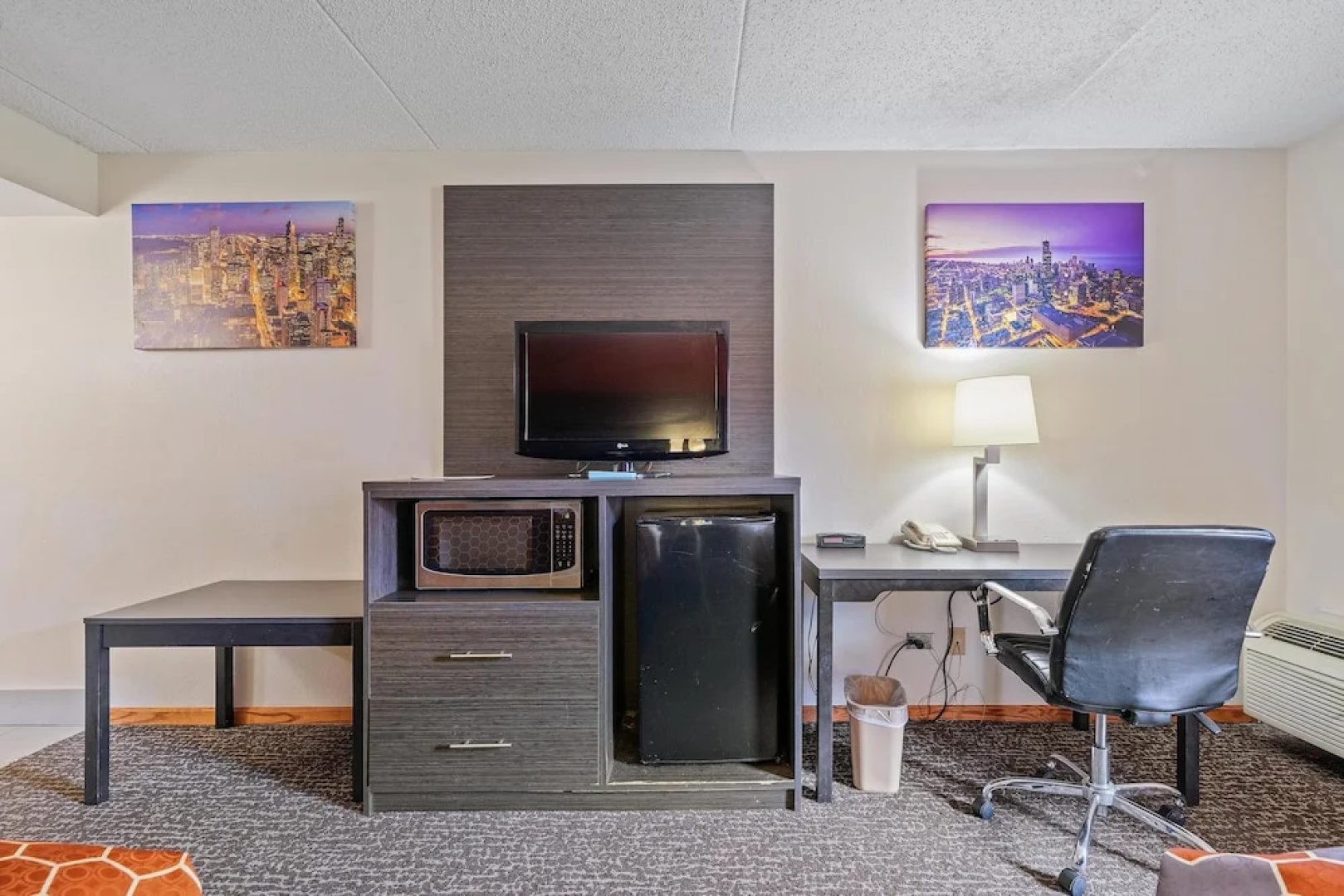 Chicago Club Inn Suites