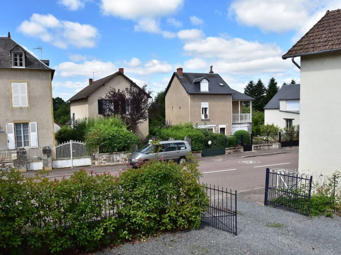 A House Suitable for Groups and Families