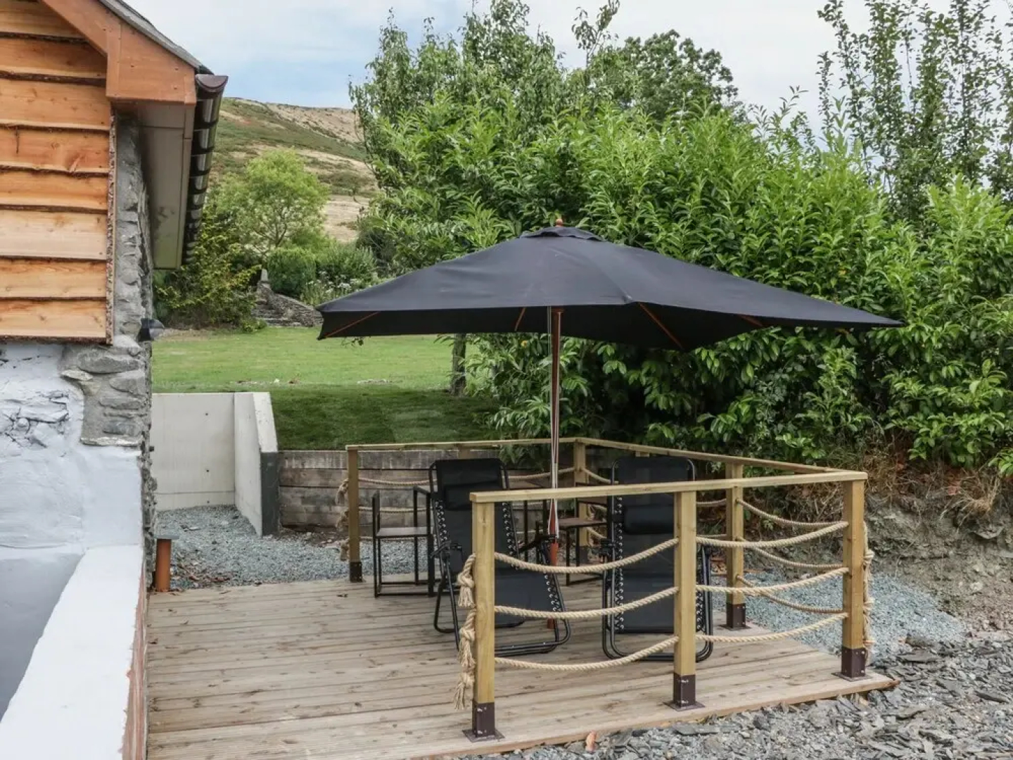 Rhianwen, Plas Moelfre Hall Barns