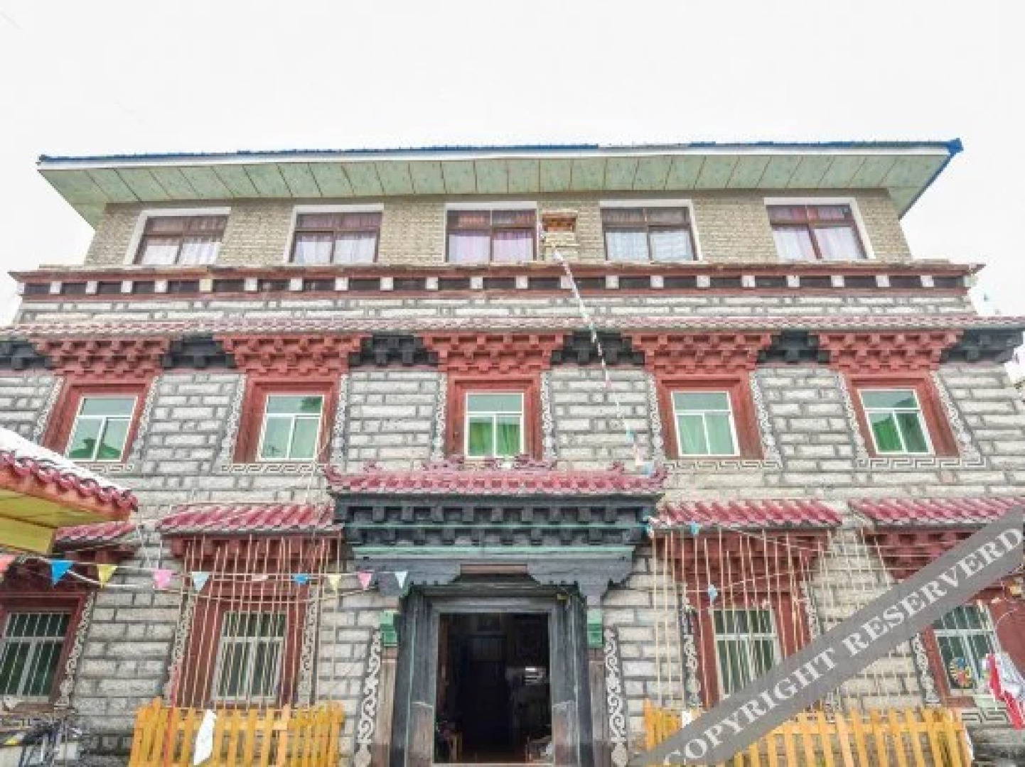 Zhuoma Renjia Youth Hostel