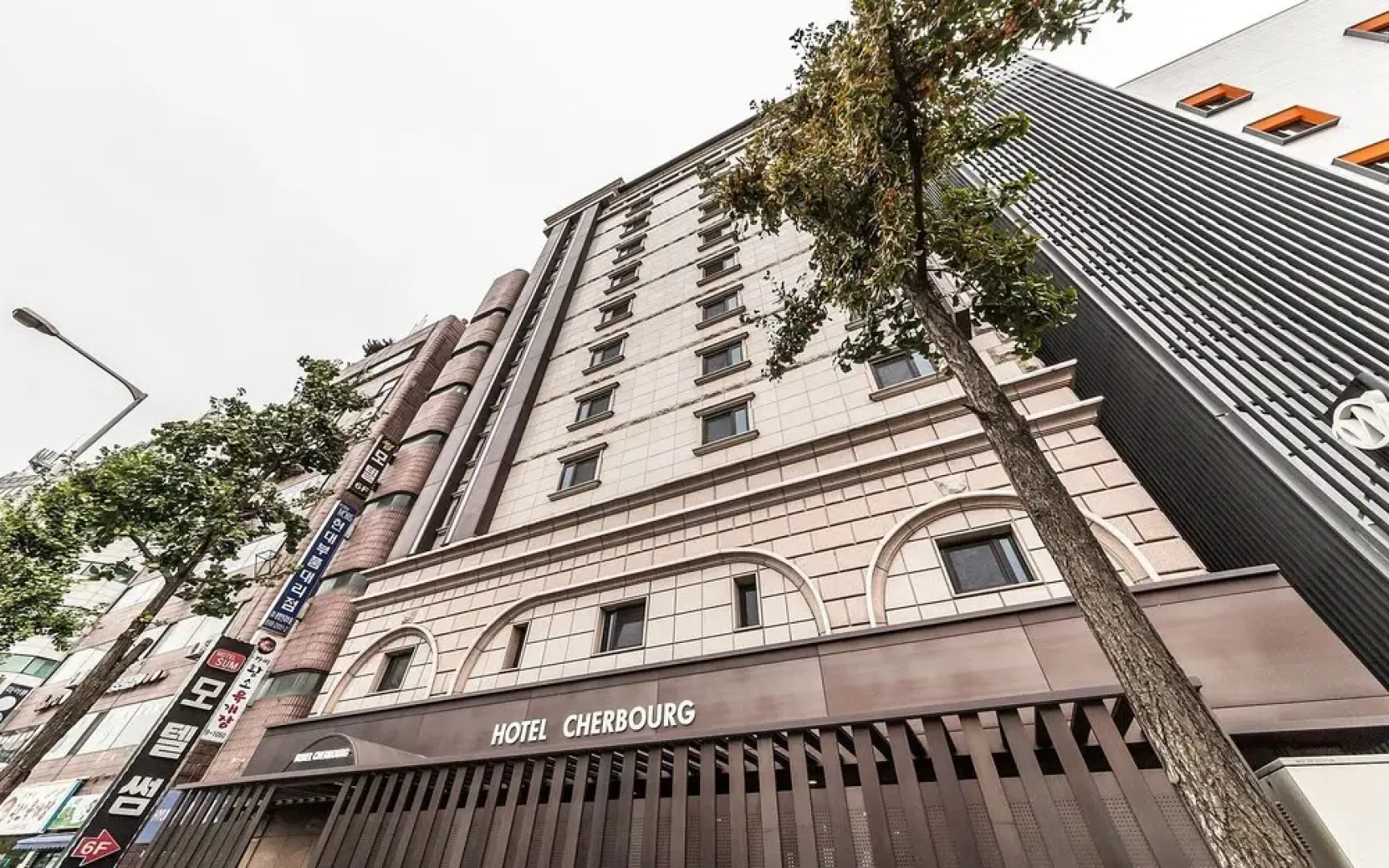 Guangming Cherbourg Hotel