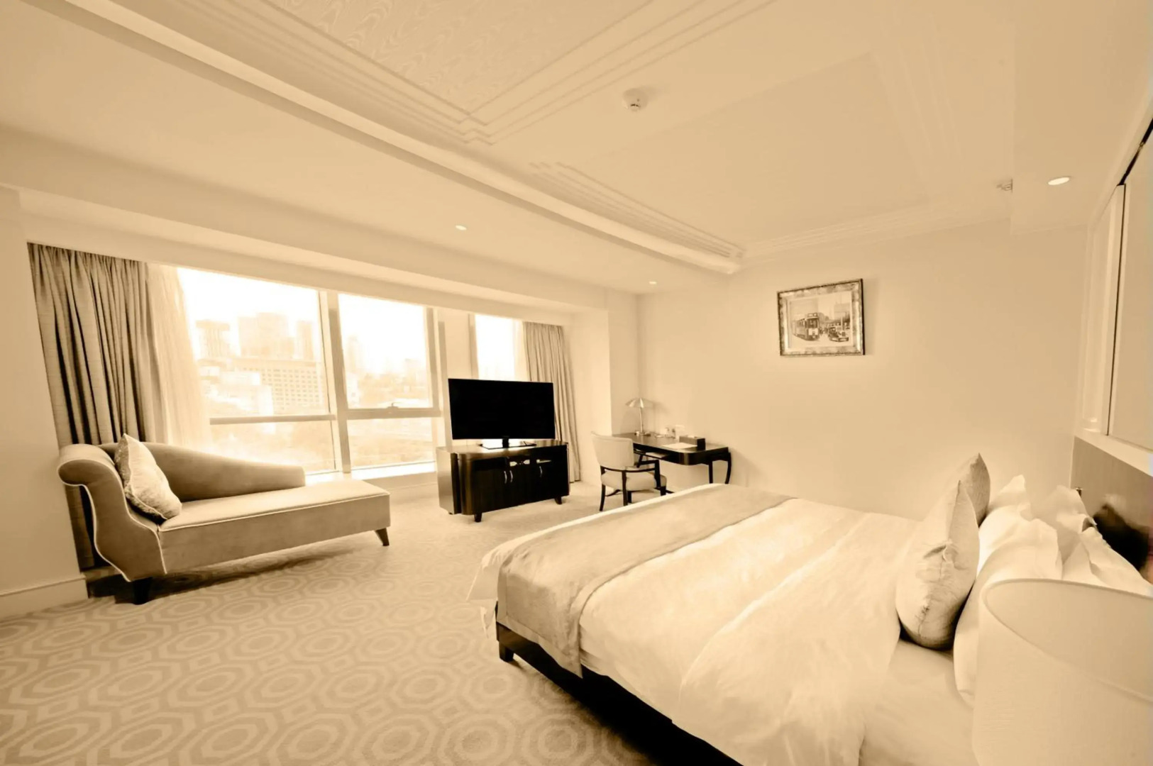 Paramount Gallery Hotel