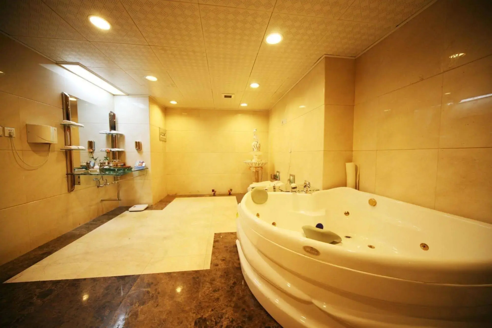 Century Plaza Qidu Hotel