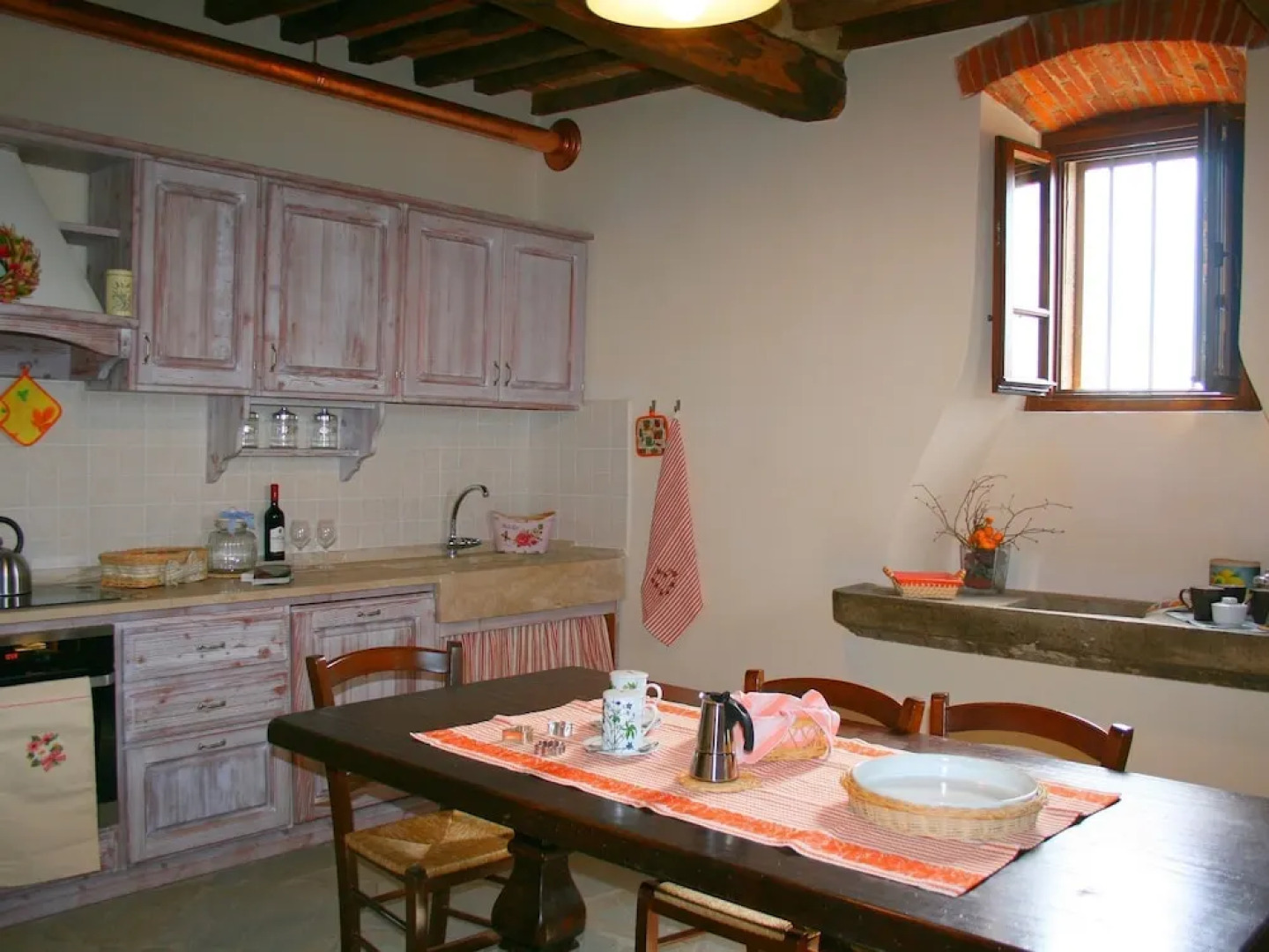 Beautiful accommodation in elegant farmhouse with pool and breathtaking views