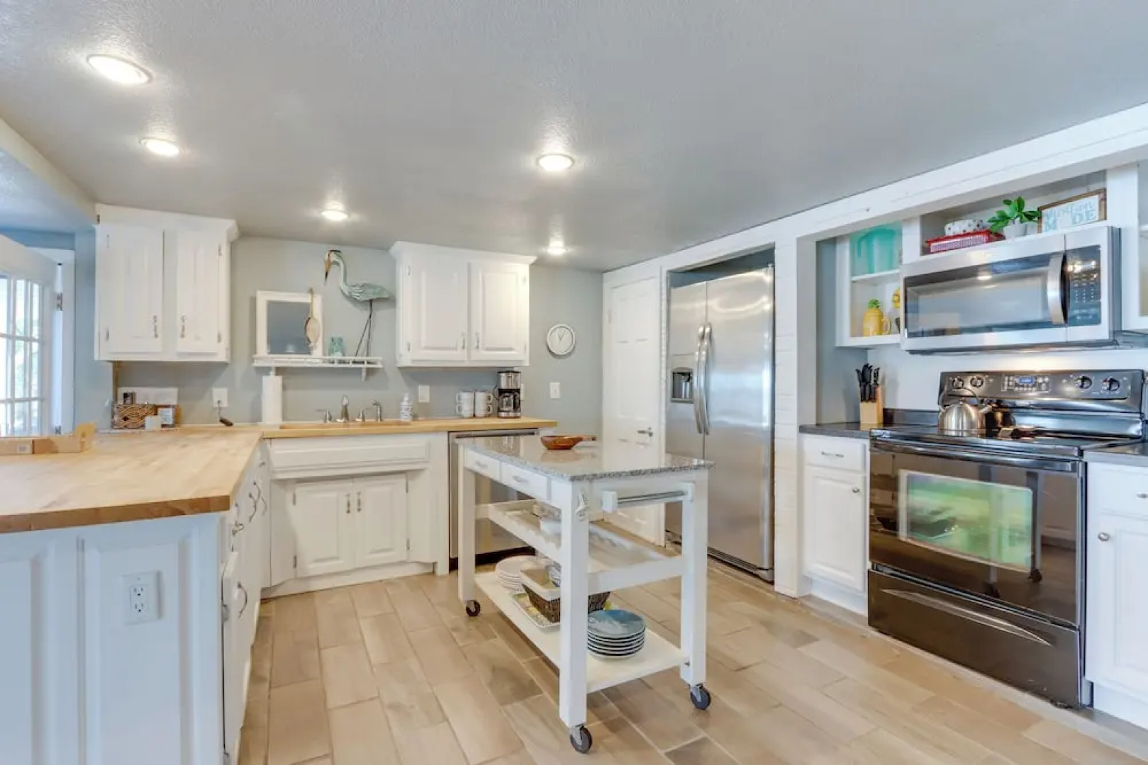 'cliff View Haven' Rocky Mount Gem w/ Deck!