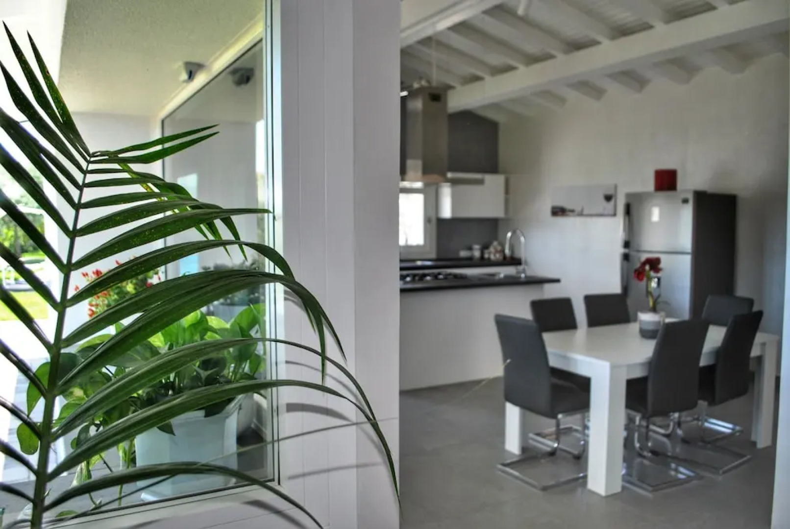 Villa Dedalisa by holidayngo