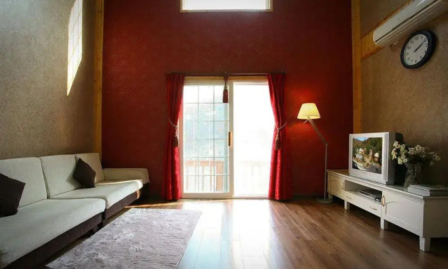 Spring Summer Fall Winter Pension