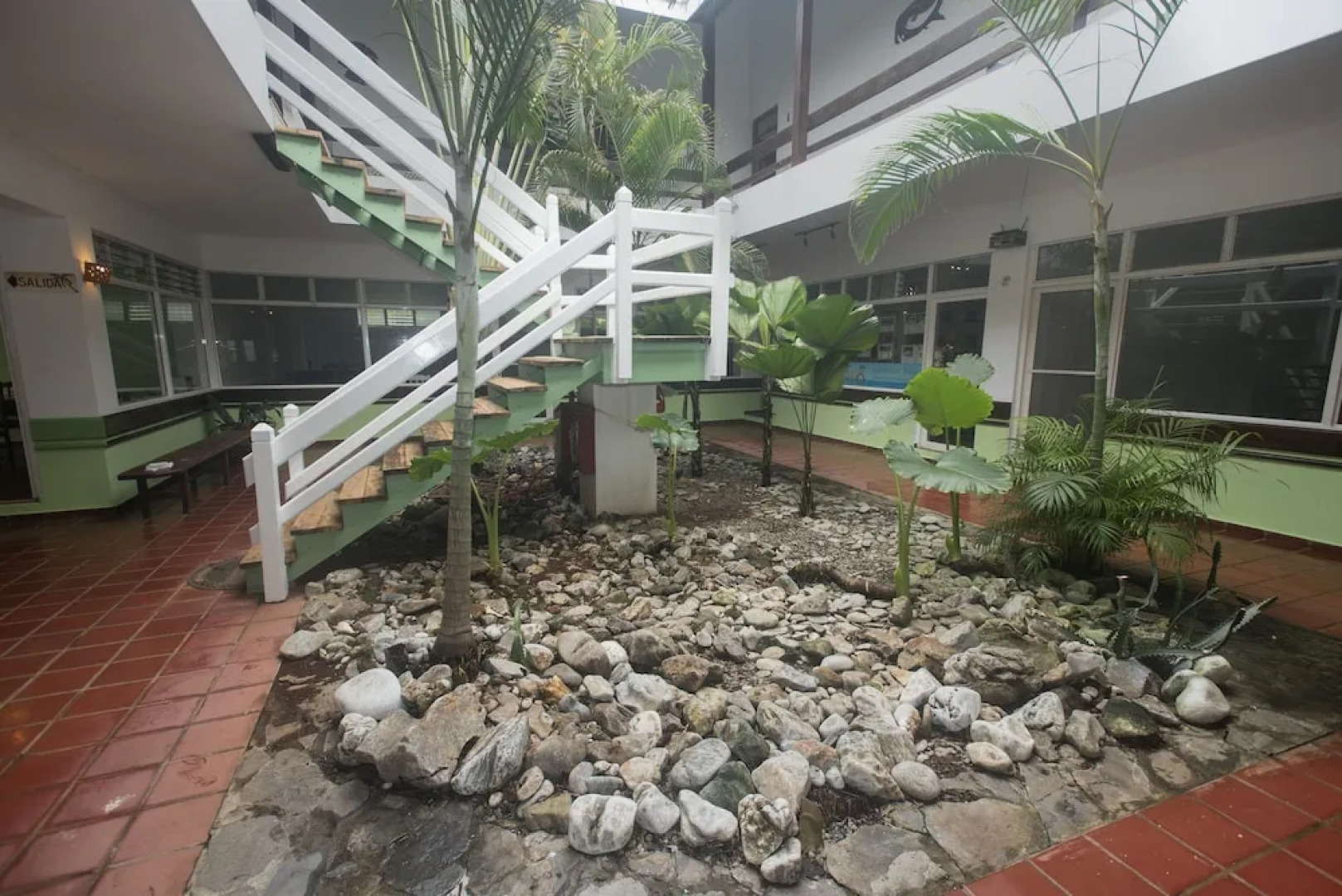 Отель Plaza Lusitania