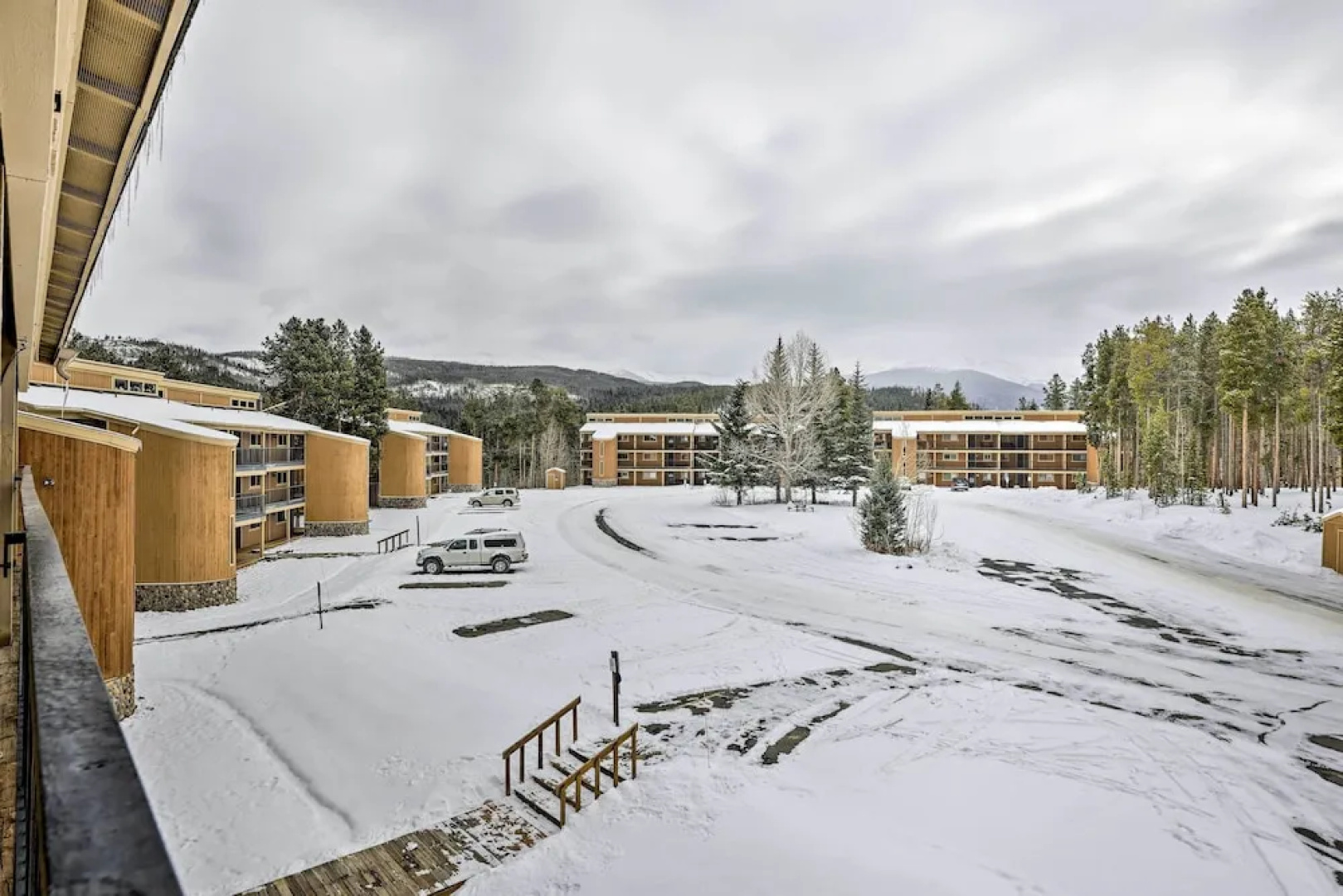 Winter Park Condo w/ Hot Tub, 3 Mi to Slopes!