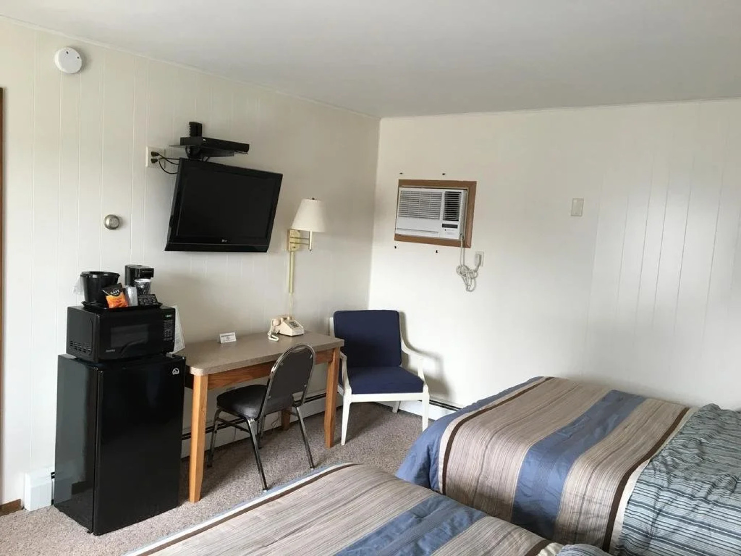 Coho Motel and Suites