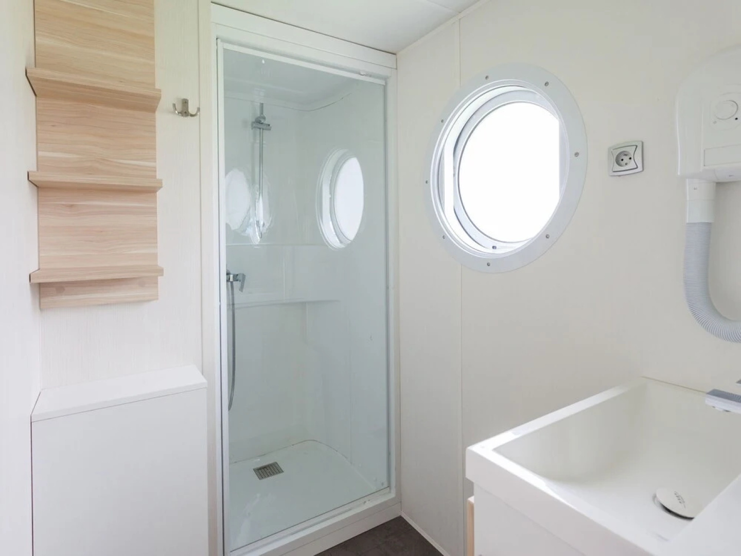 Cozy Mobile Home in Januv Dul With Swimming Pool