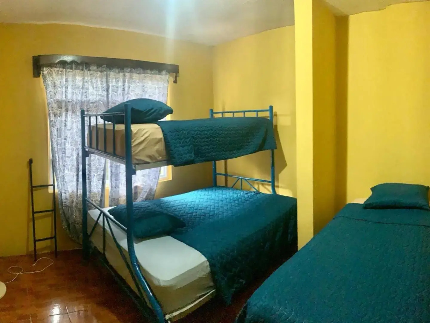 Casa 3 a 5 min del Irtra