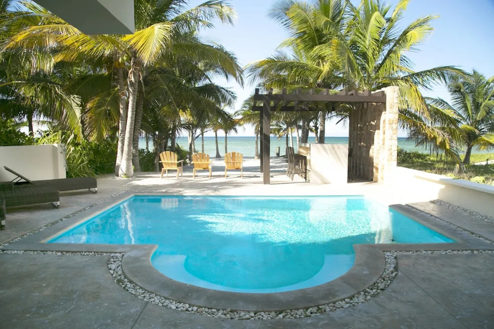 5 BR House with Pool and Private Beach