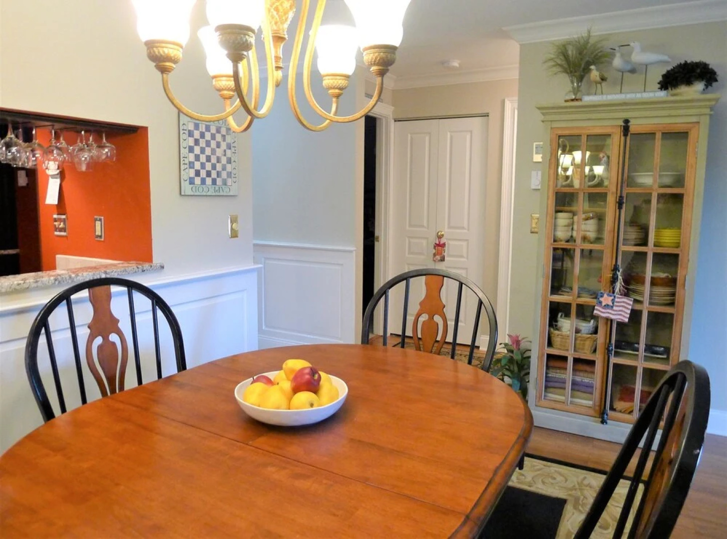 112 Chilton - 2 Bedroom Condo