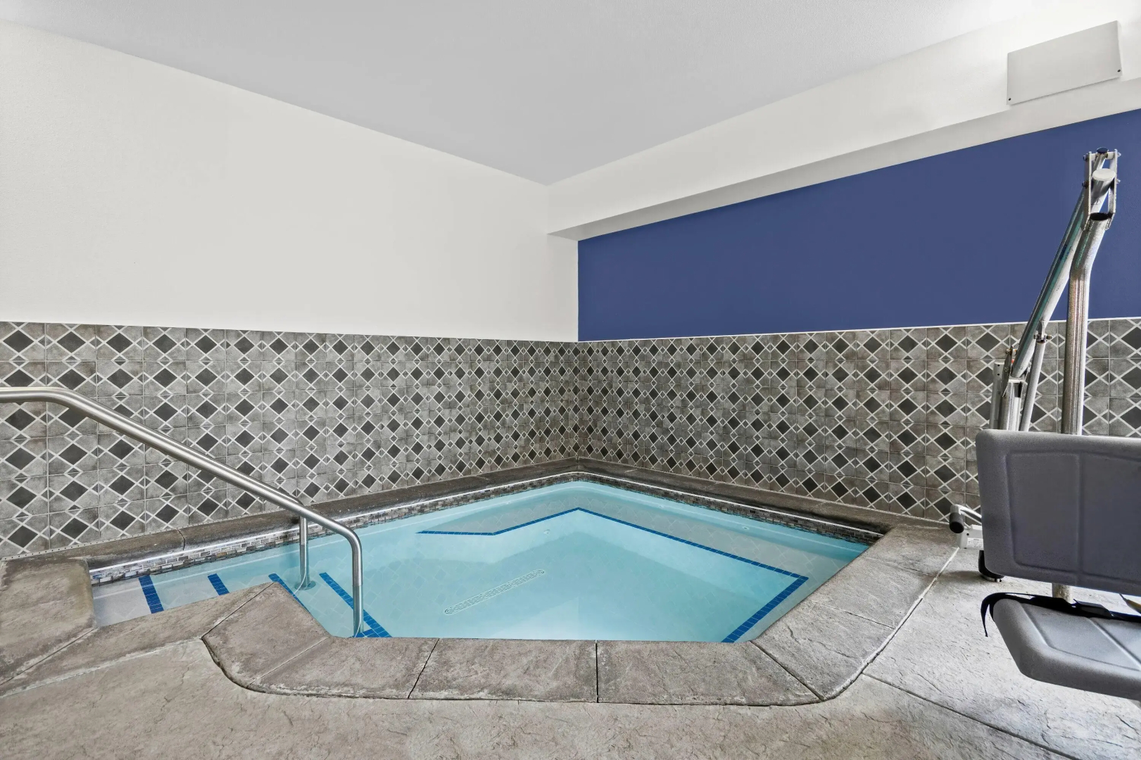 AmericInn by Wyndham International Falls