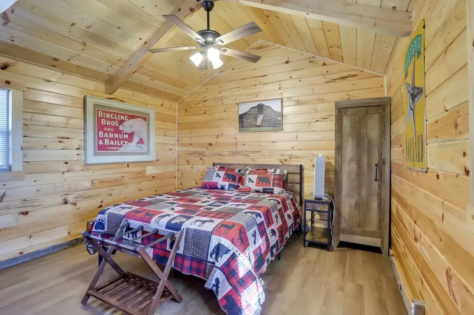 Quiet Caledonia Cabin: 18 Mi to Council Bluff Lake