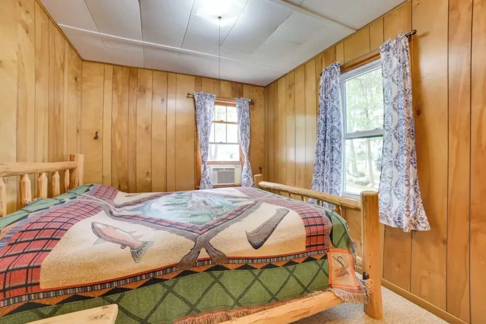 Steps to Lake: Cedarville Cabin w/ Community Perks