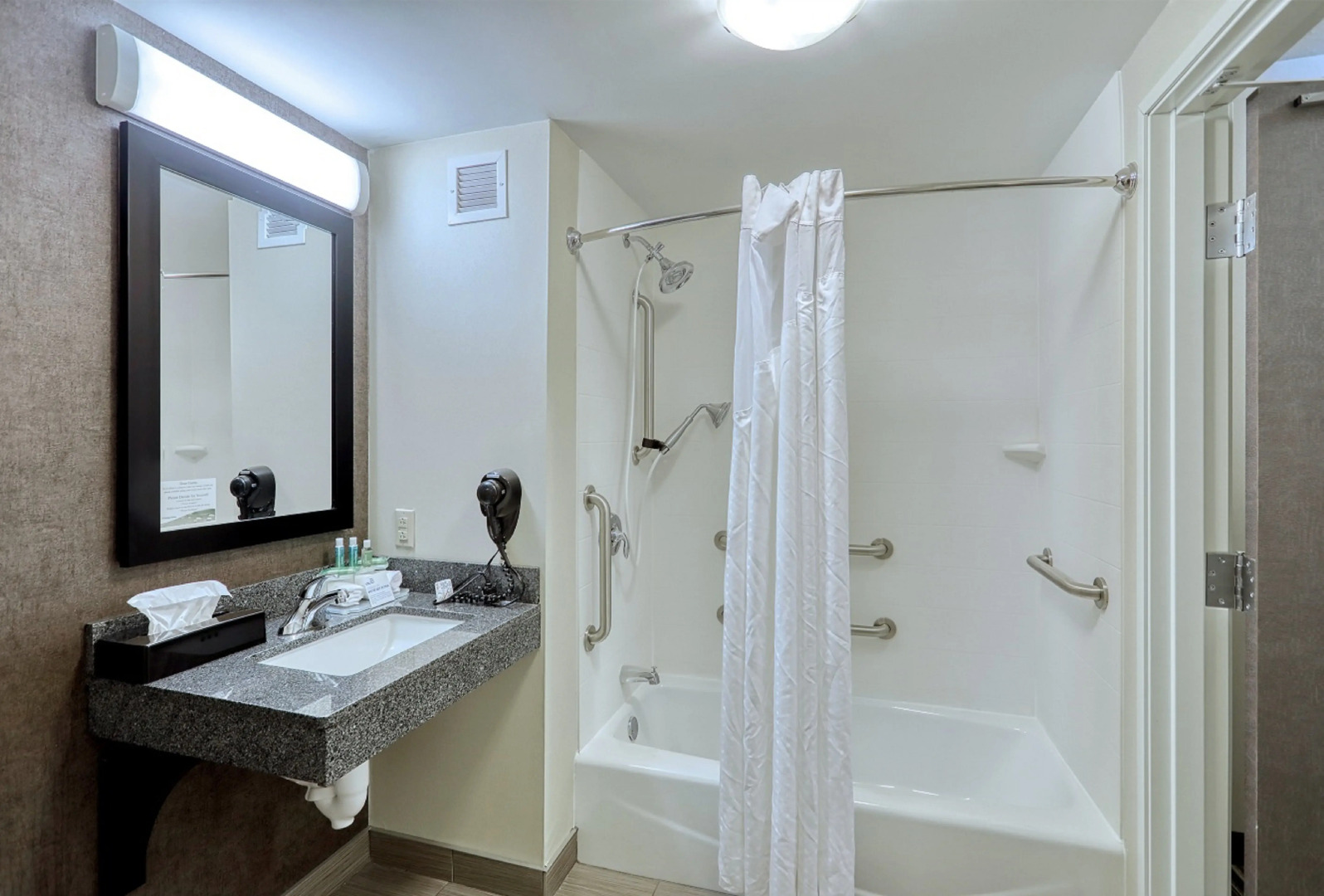 HOLIDAY INN EXP STES BATAVIA D by IHG