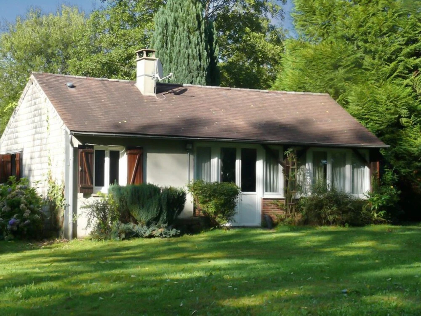 House With 2 Bedrooms in Lourdoueix Saint-pierre, With Wonderful Lake