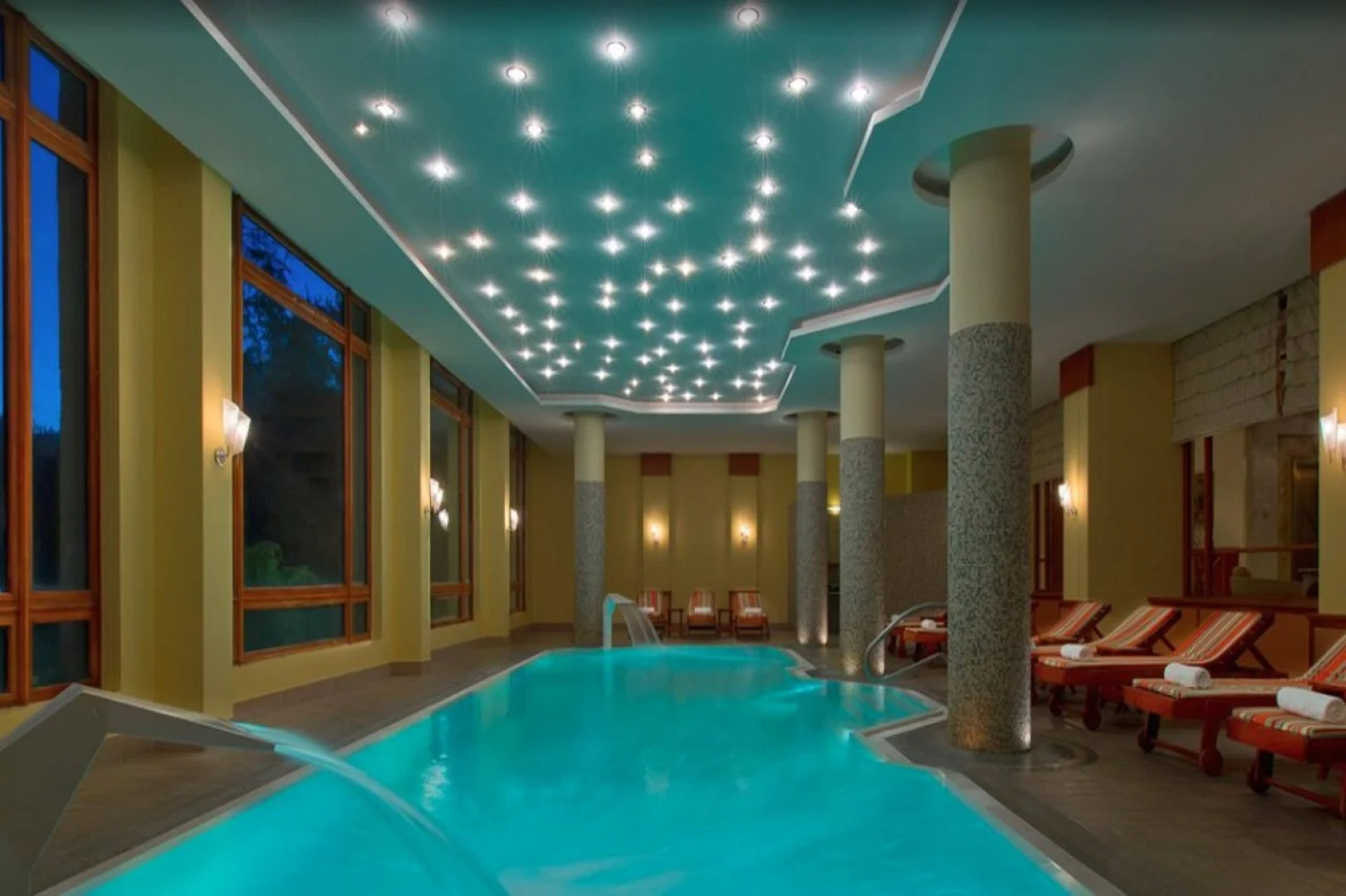 Park Lake Luxury Hotel