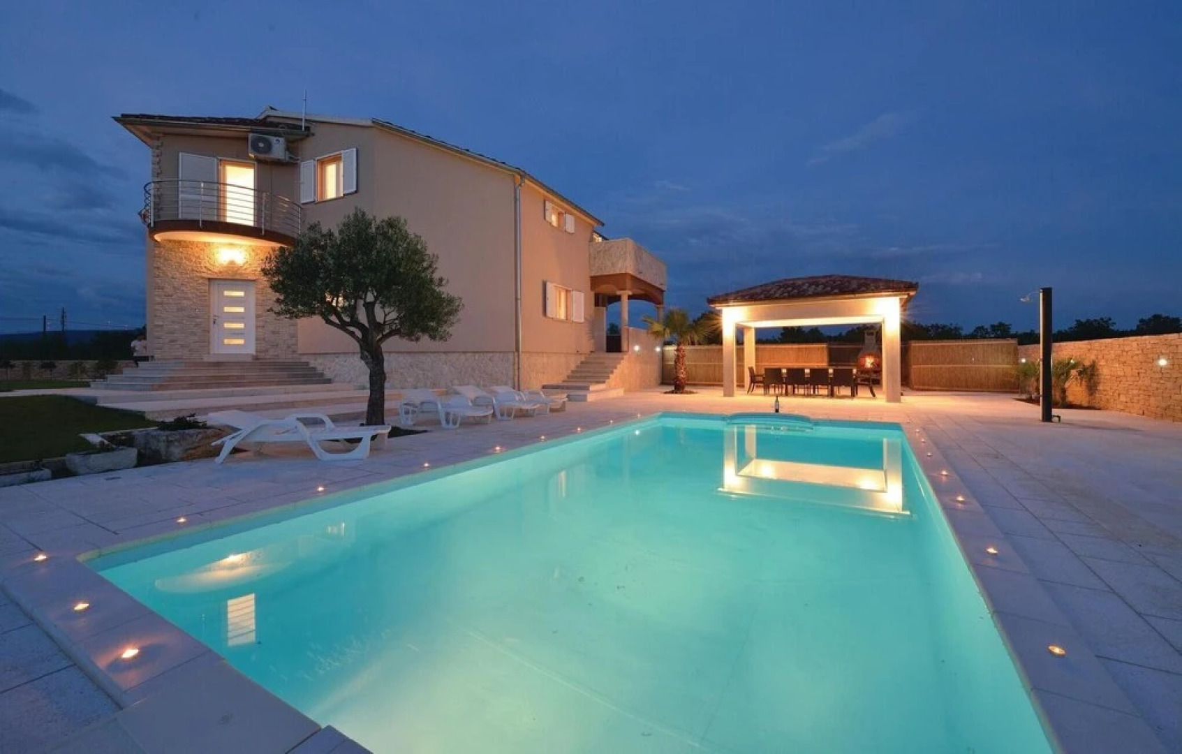 Beautiful Home in Pridraga With Wifi and 5 Bedrooms