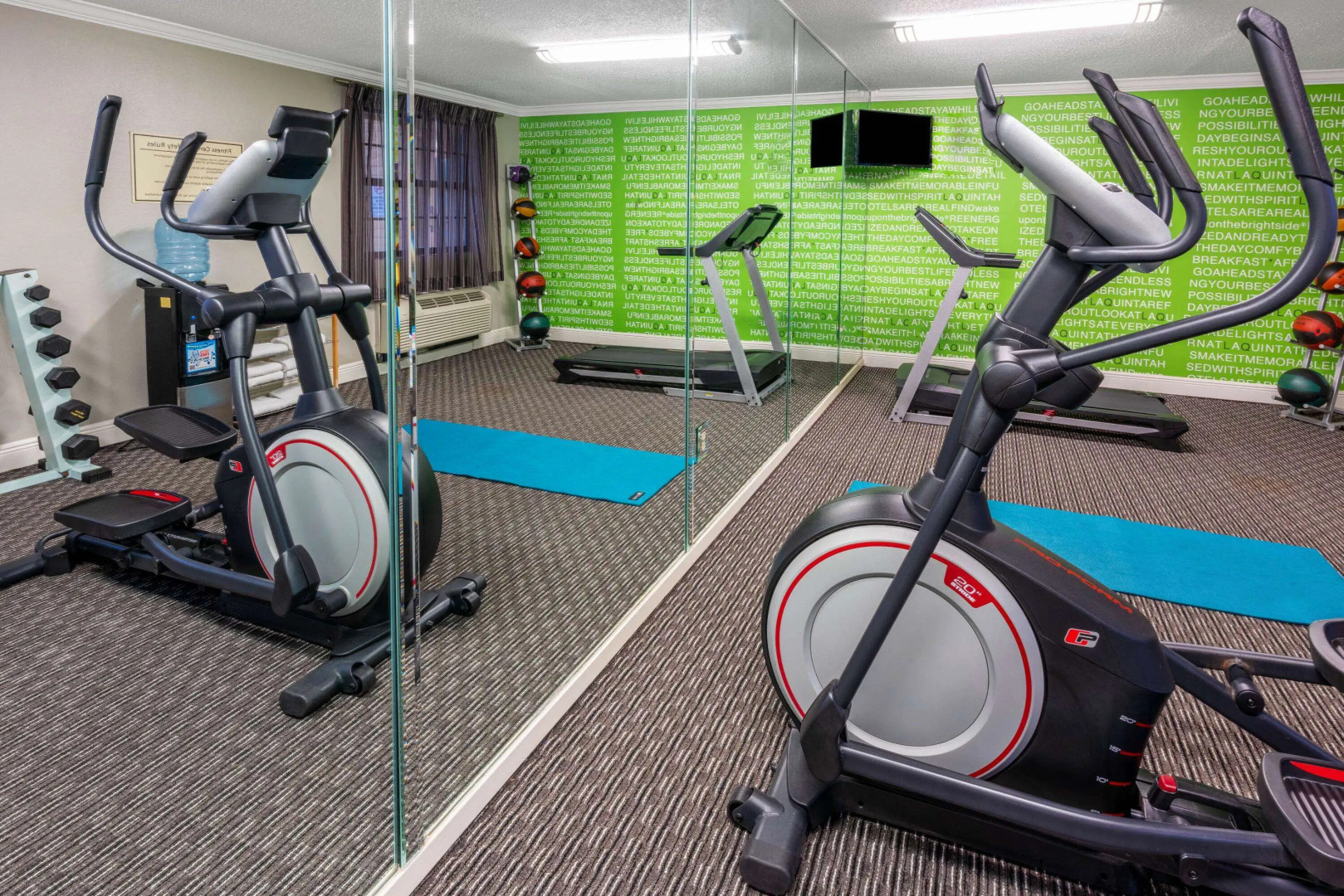 Super 8 by Wyndham The Woodlands North