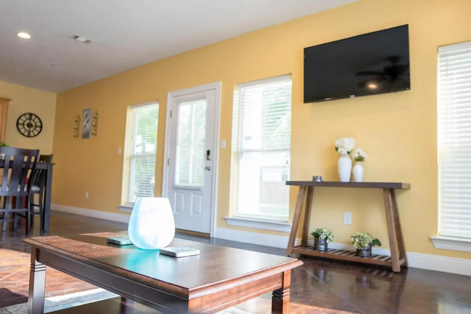 Gorgeous 3 Beds 2 Bath Home Perfect for Long Stays -E-