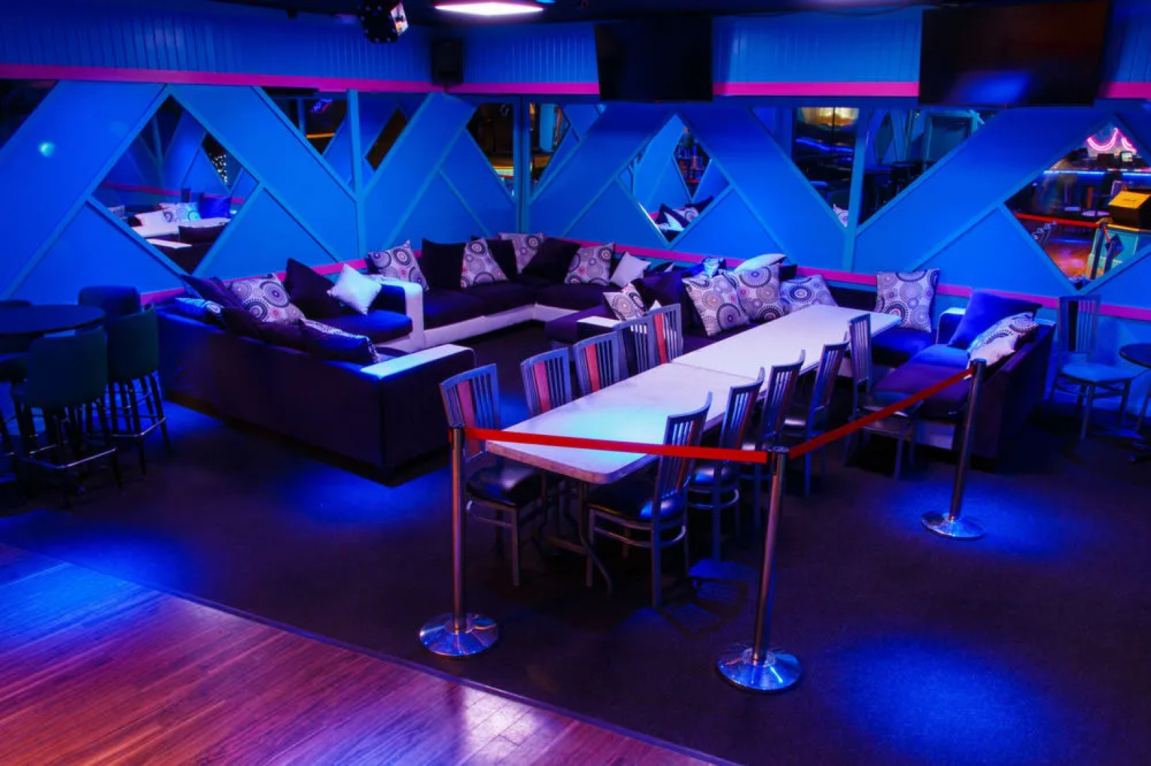 California Palms Hotel & Suites