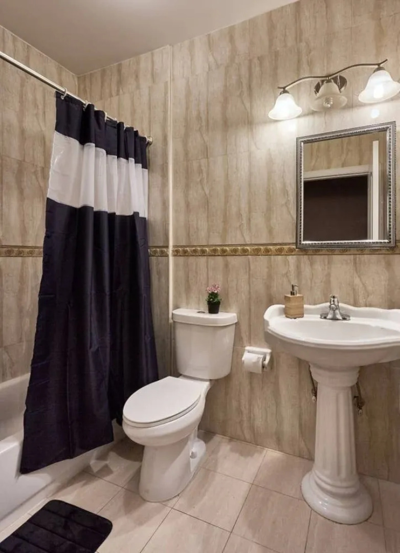 Bright, Spacious House!