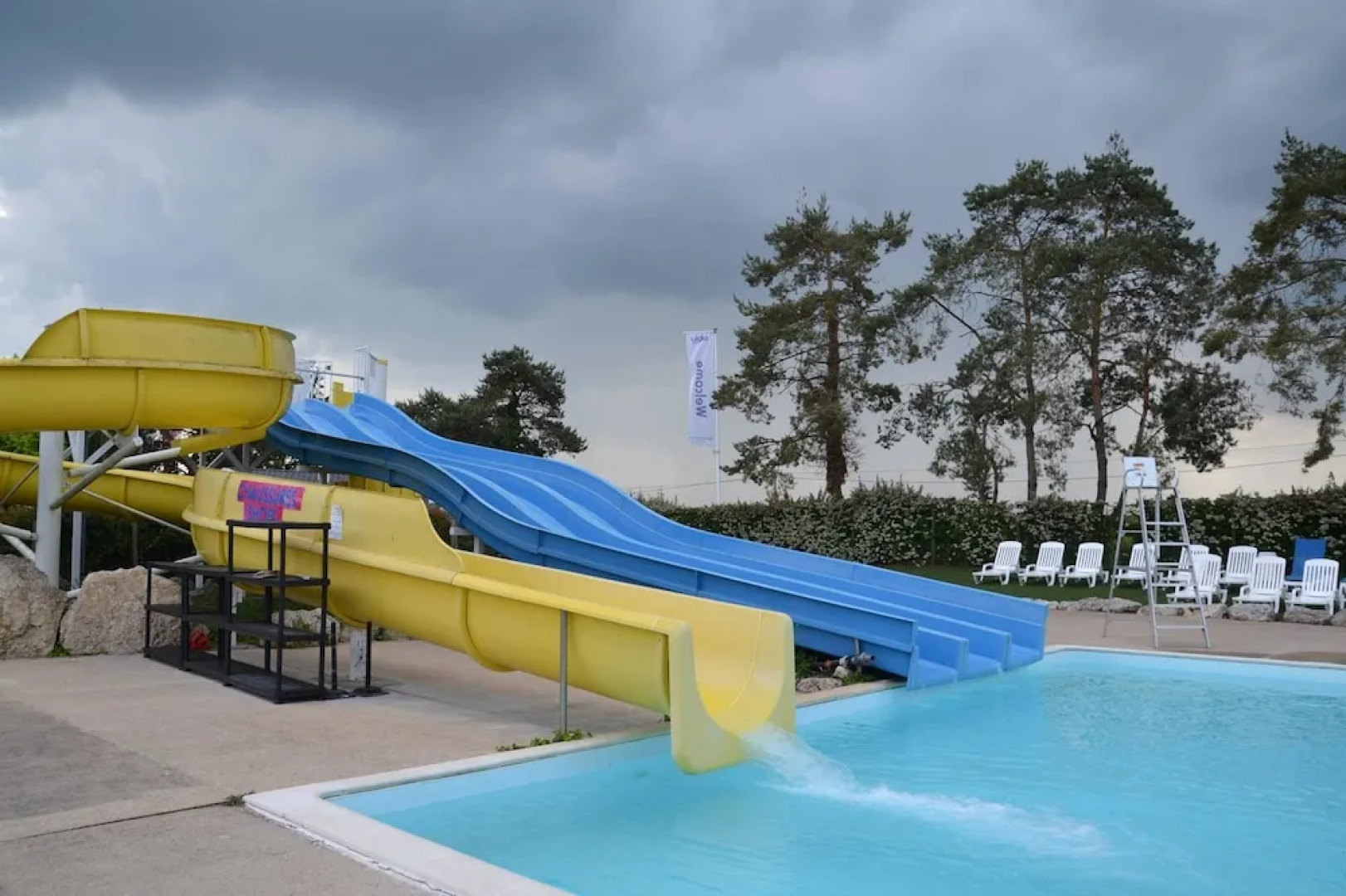 Bungalow With 2 Bedrooms in Onzain, With Terrace