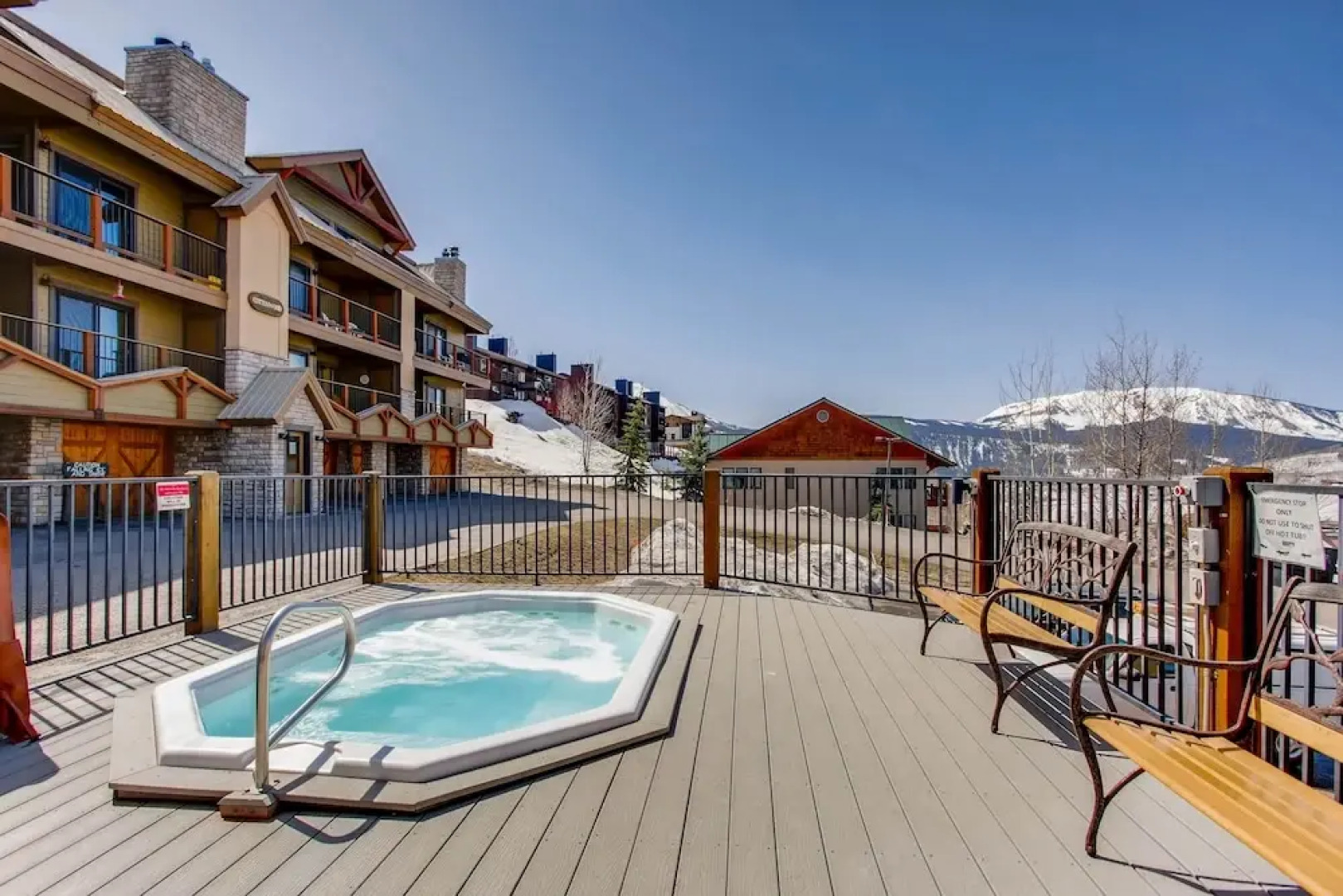 Unique, Mountain 4 Br  4 Bedroom Condo - No Cleaning Fee! by RedAwning