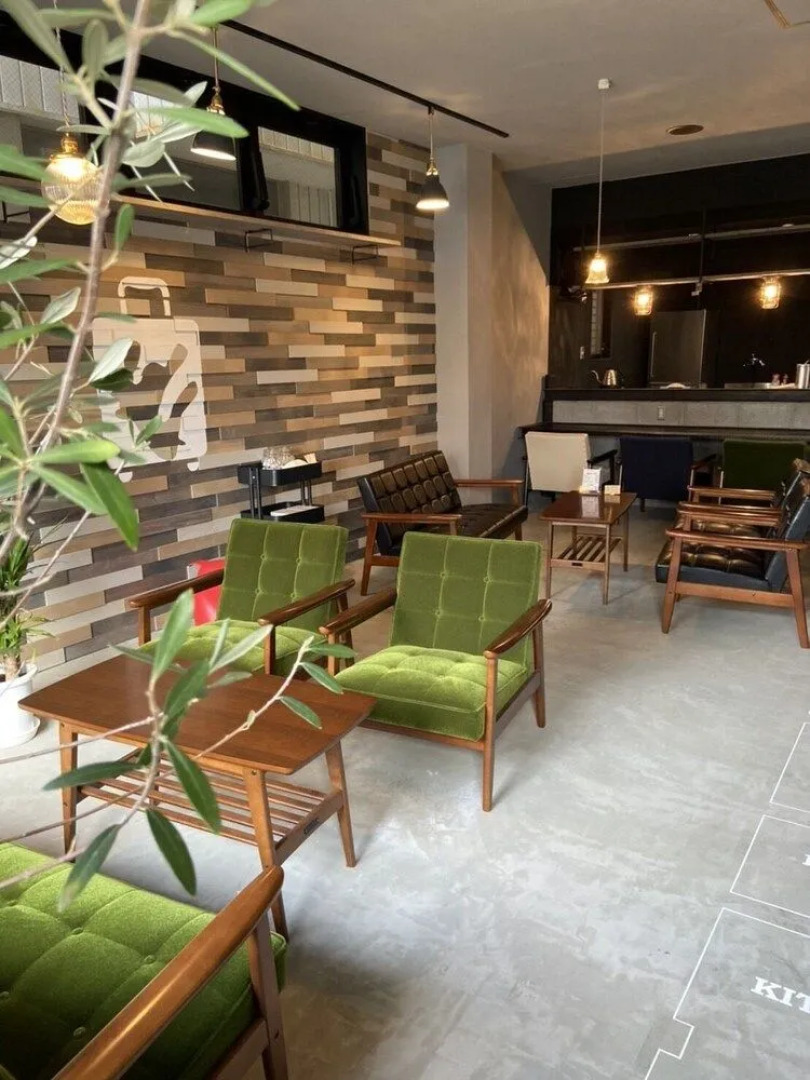 Nakaharaya Hostel & Café