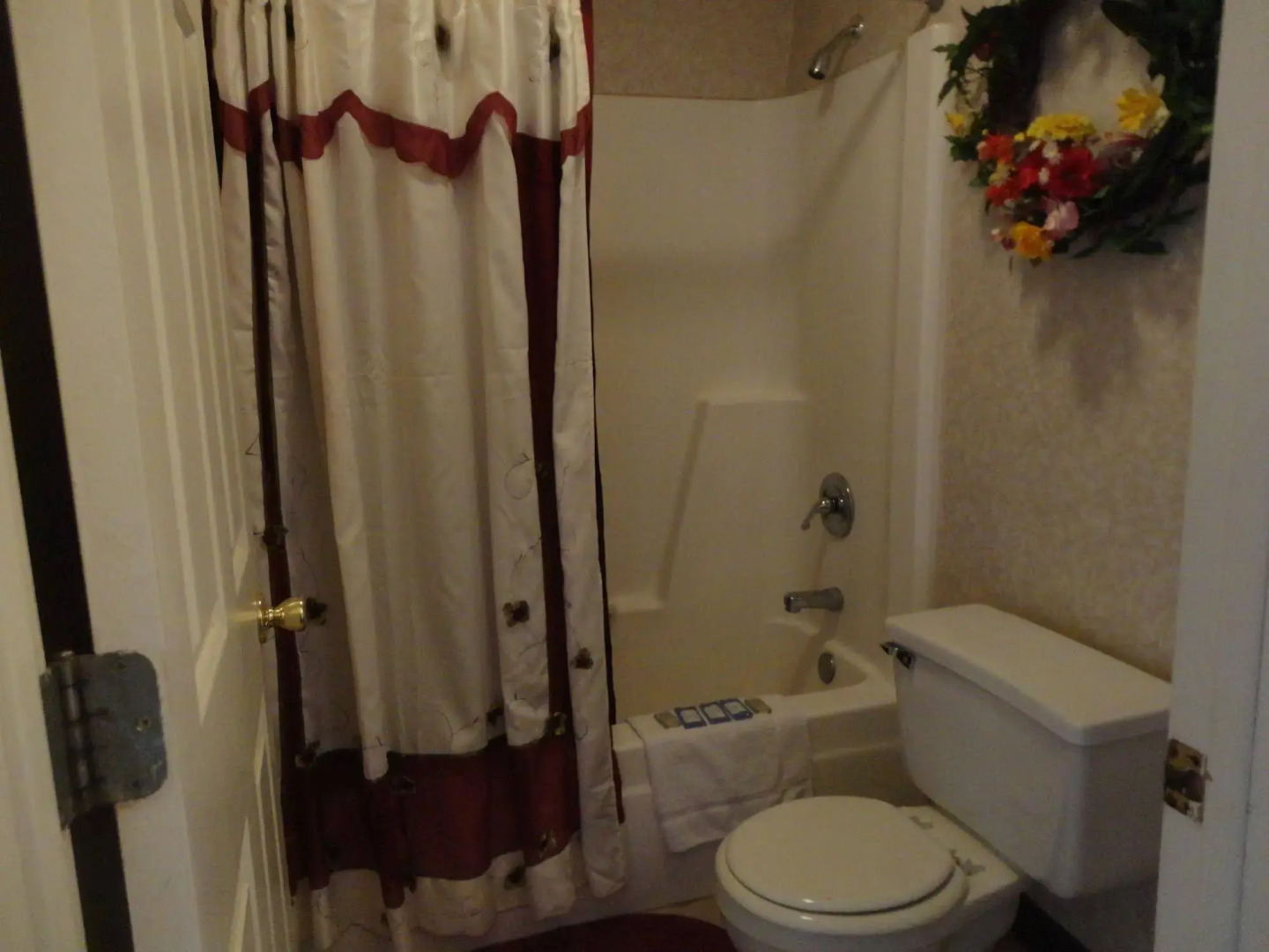 Royal Inn and Suites