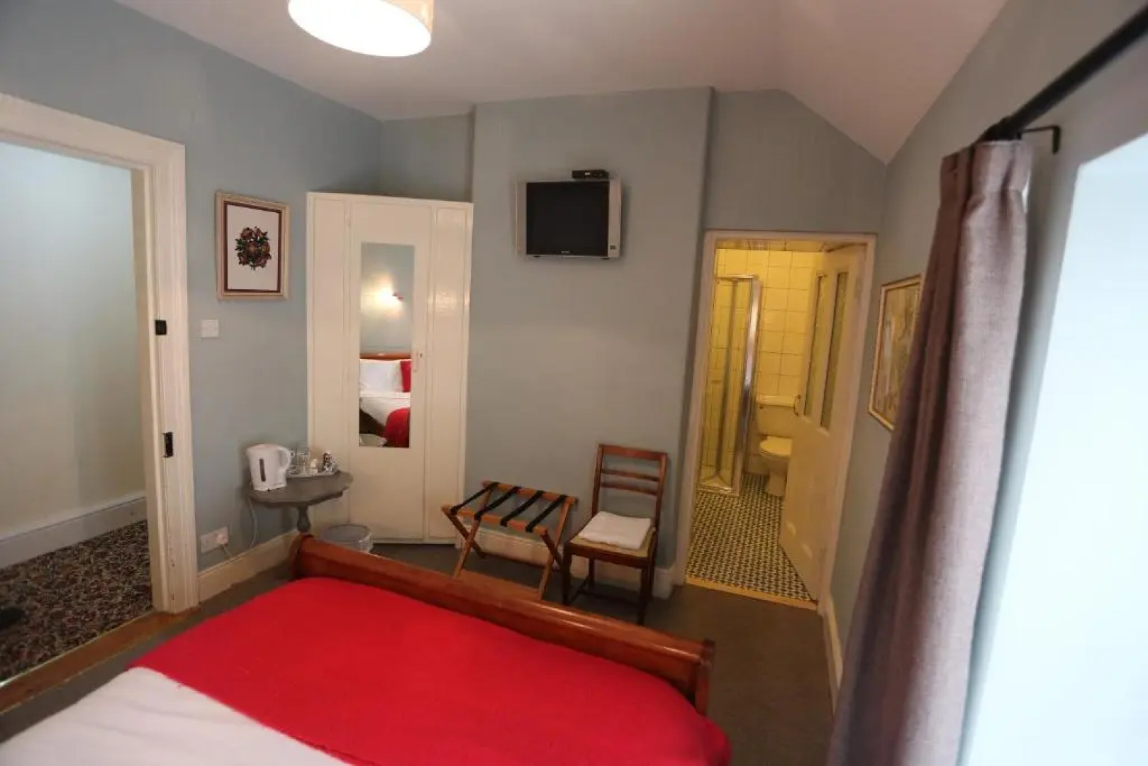 Rolling Wave Guesthouse